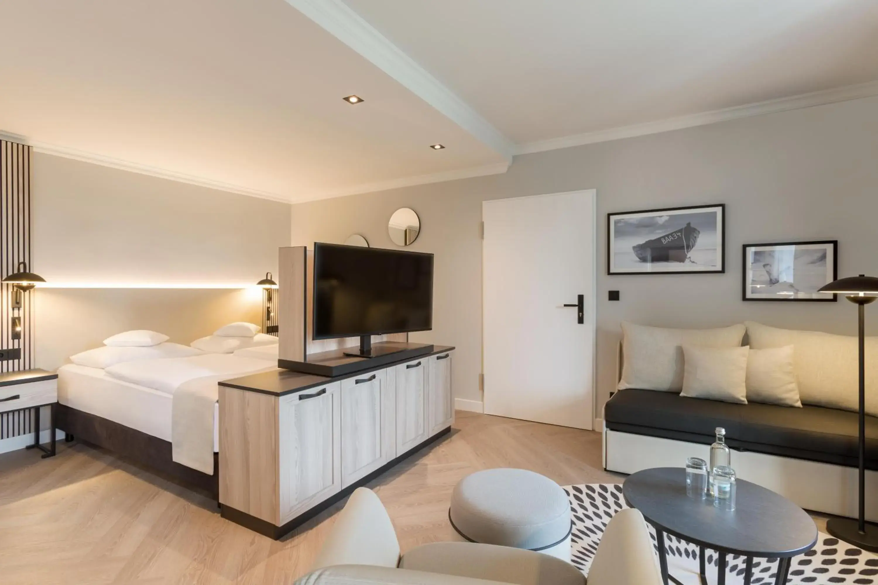 TV and multimedia, Bed in Hotel Kaiserhof Heringsdorf TV and multimedia, Bed in Hotel Kaiserhof Heringsdorf