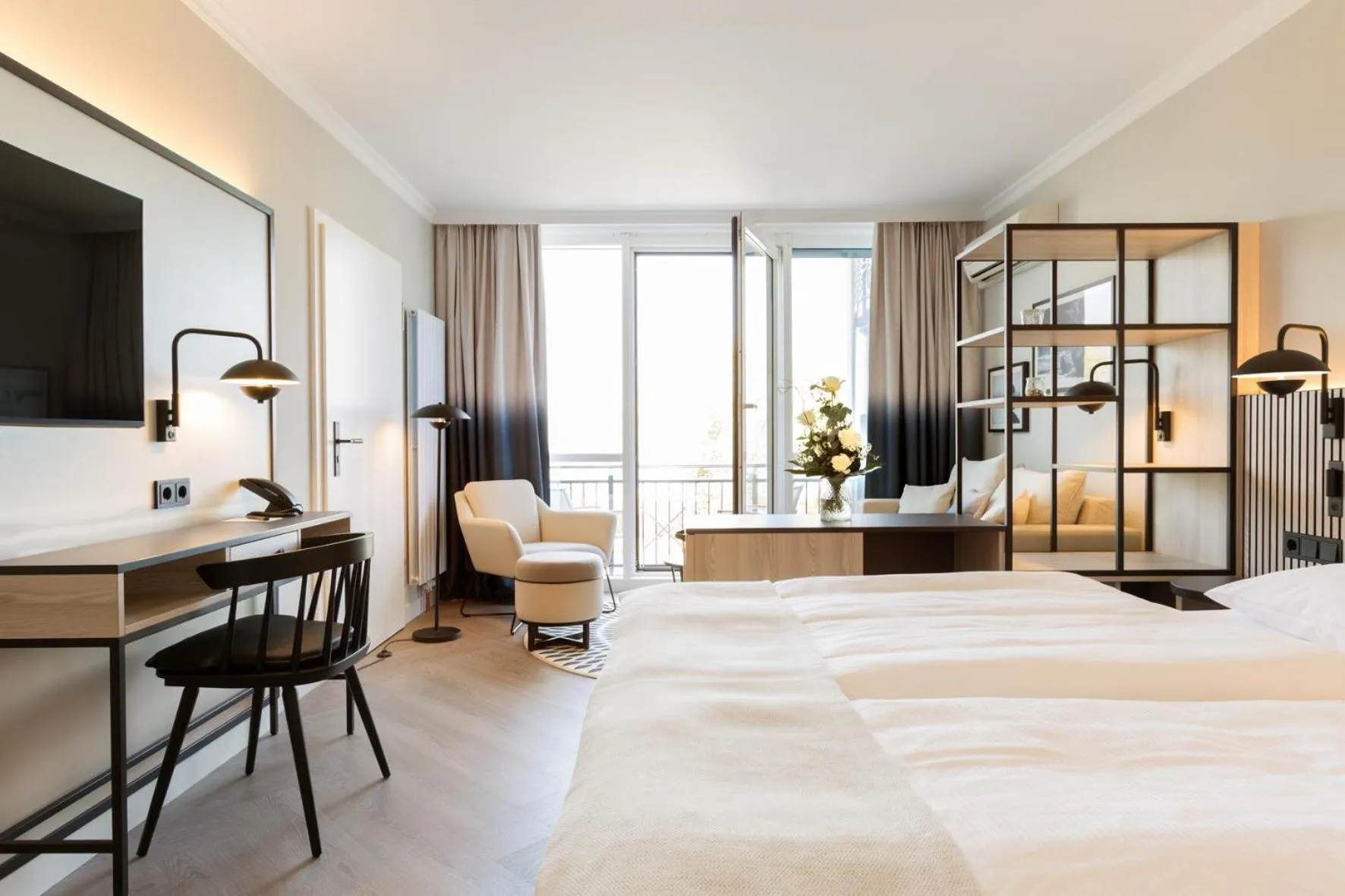 Photo of the whole room, Bed in Hotel Kaiserhof Heringsdorf