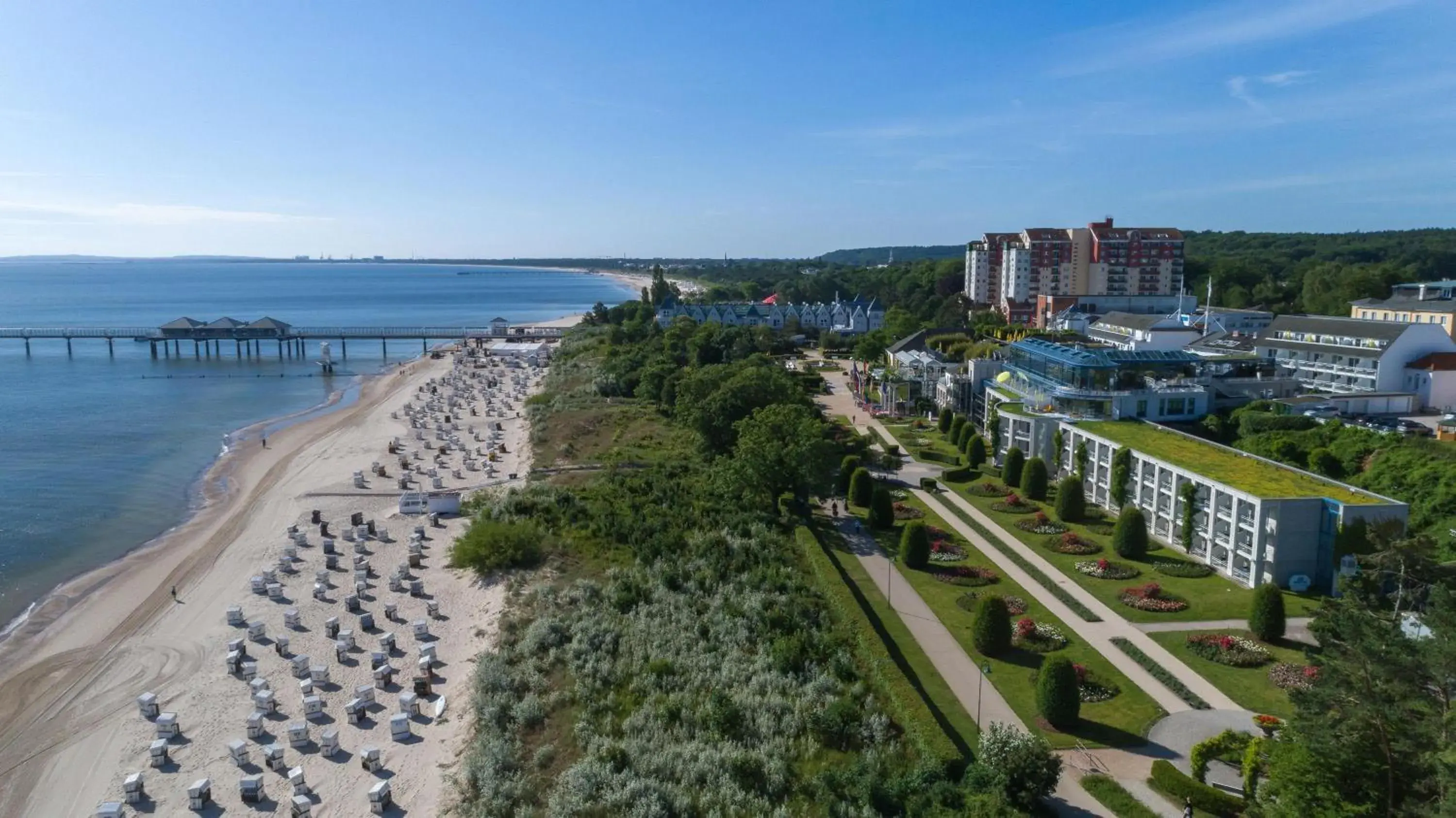 Property building in Hotel Kaiserhof Heringsdorf Property building in Hotel Kaiserhof Heringsdorf