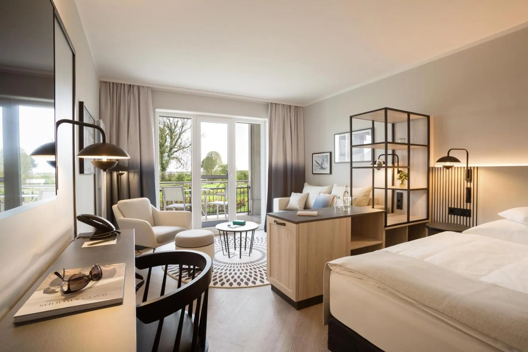 Photo of the whole room, Bed in Hotel Kaiserhof Heringsdorf