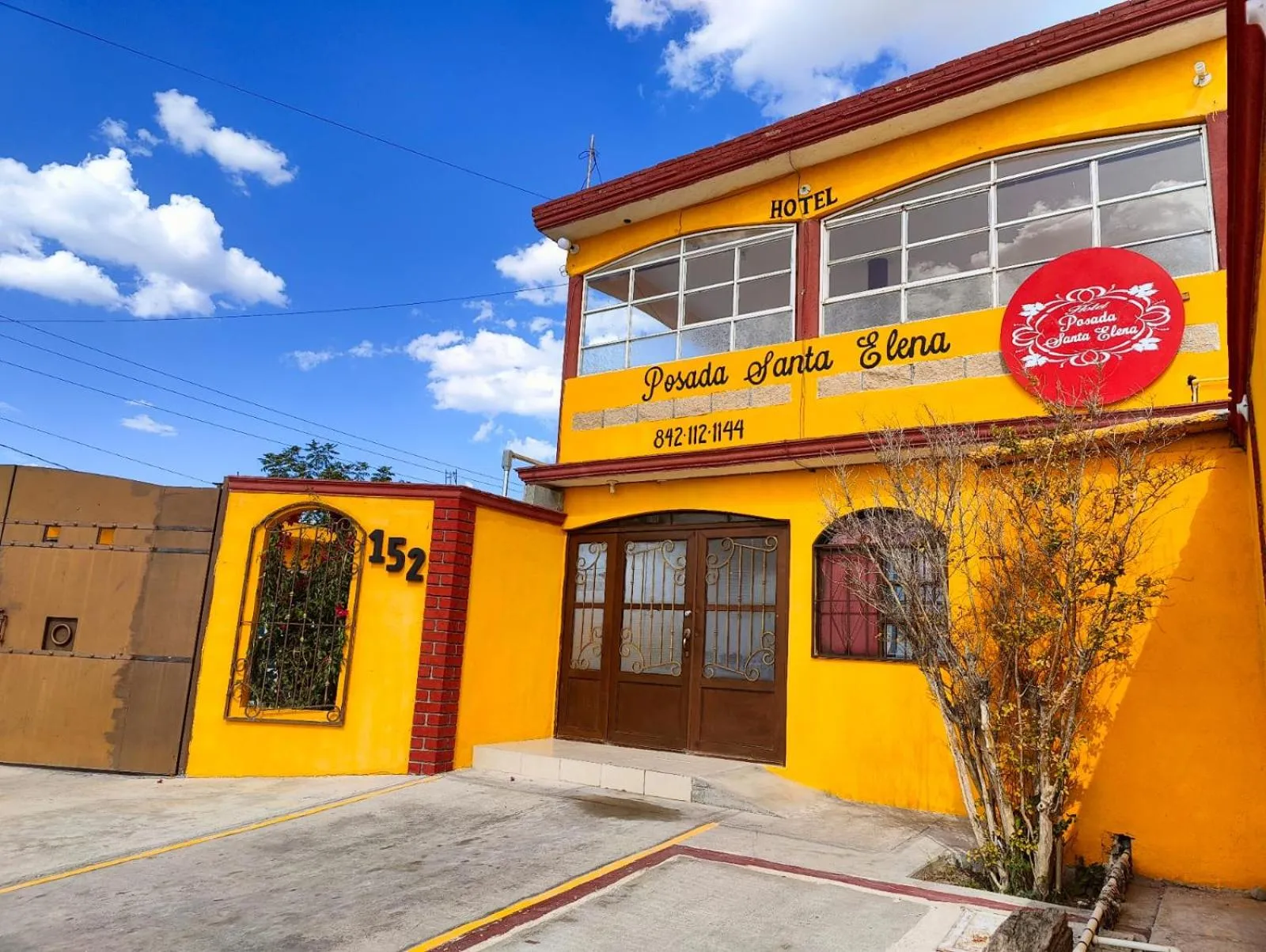 Facade/entrance in Hotel Posada Santa Elena