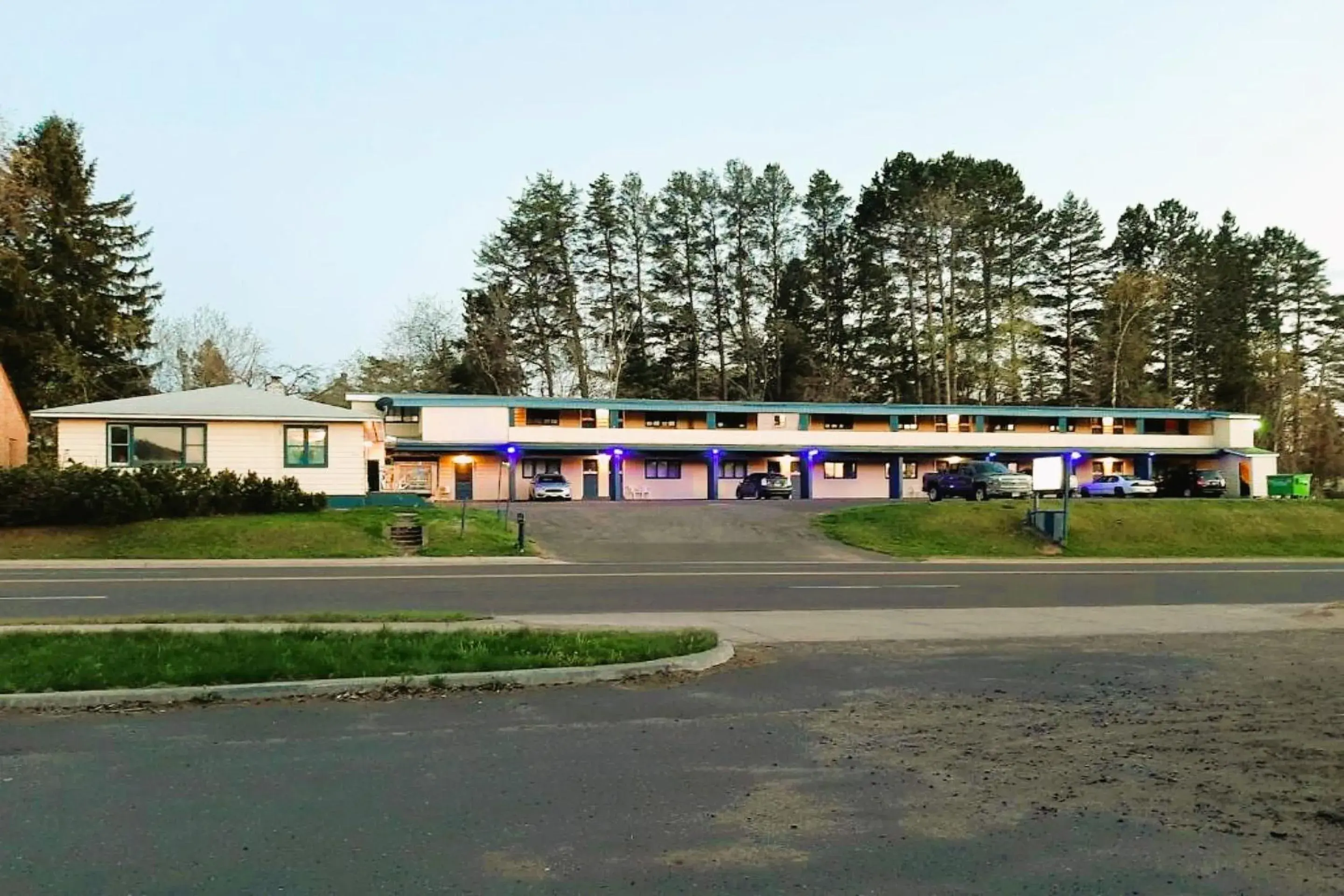 Facade/entrance in Love Hotels Timberline By OYO Lake Superior Facade/entrance in Love Hotels Timberline By OYO Lake Superior