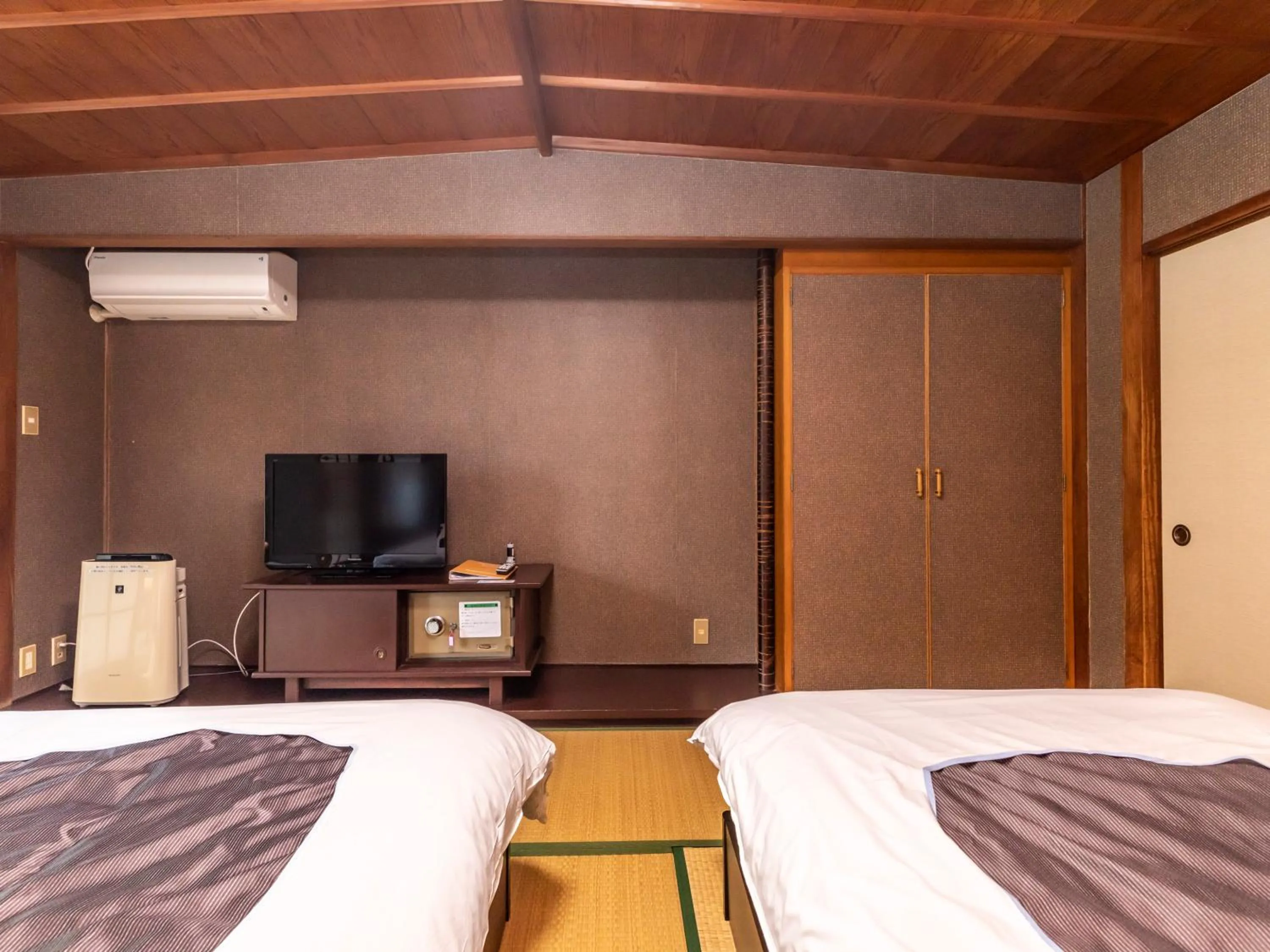 TV/Entertainment Center in Tabist Spa Yubara Okayama Yubaraonsen