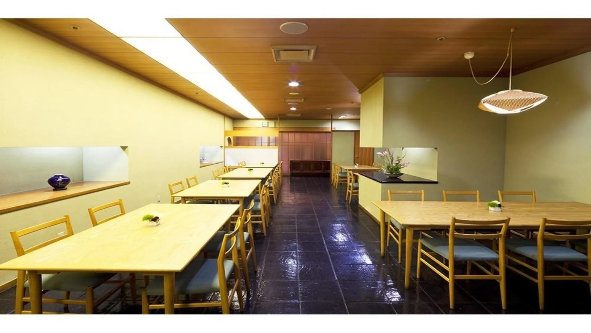 Restaurant/places to eat in Hotel Grand Hill Ichigaya
