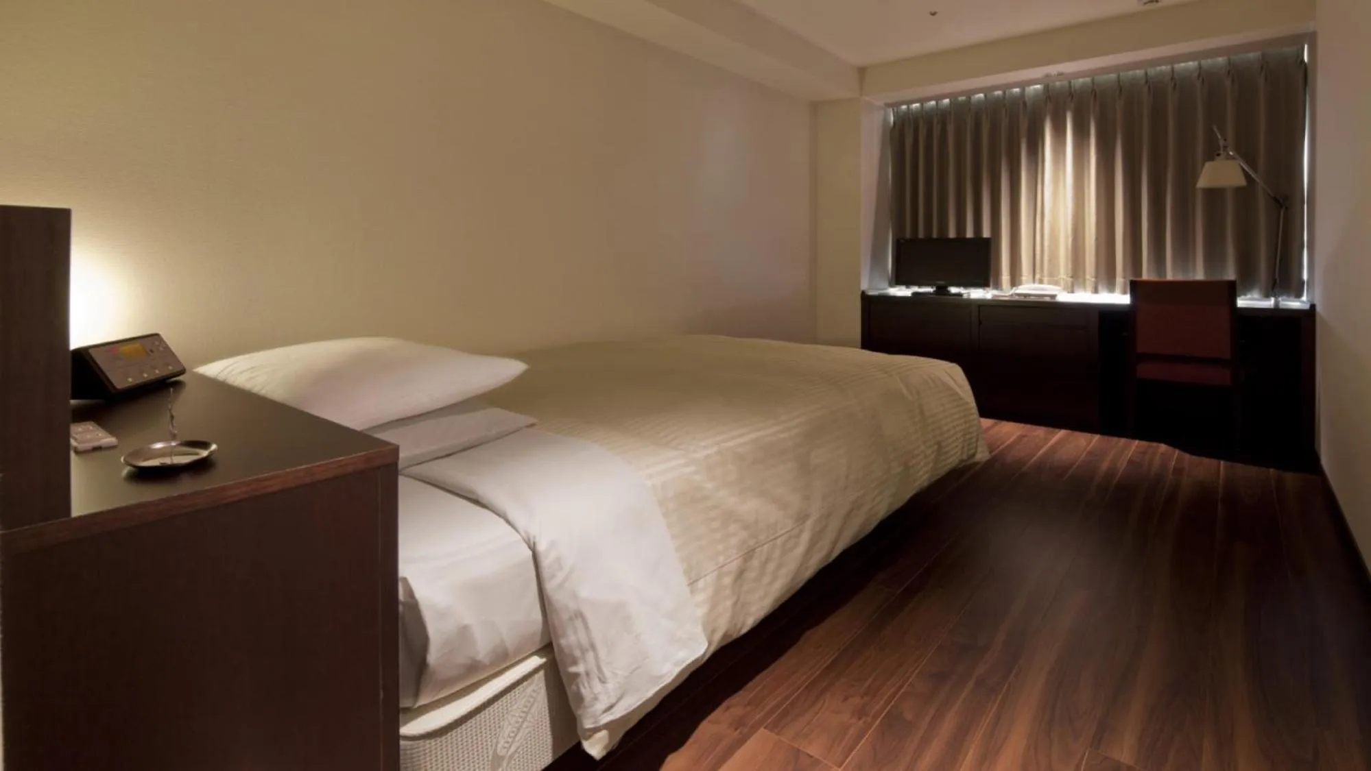 Photo of the whole room, Bed in Hotel Grand Hill Ichigaya
