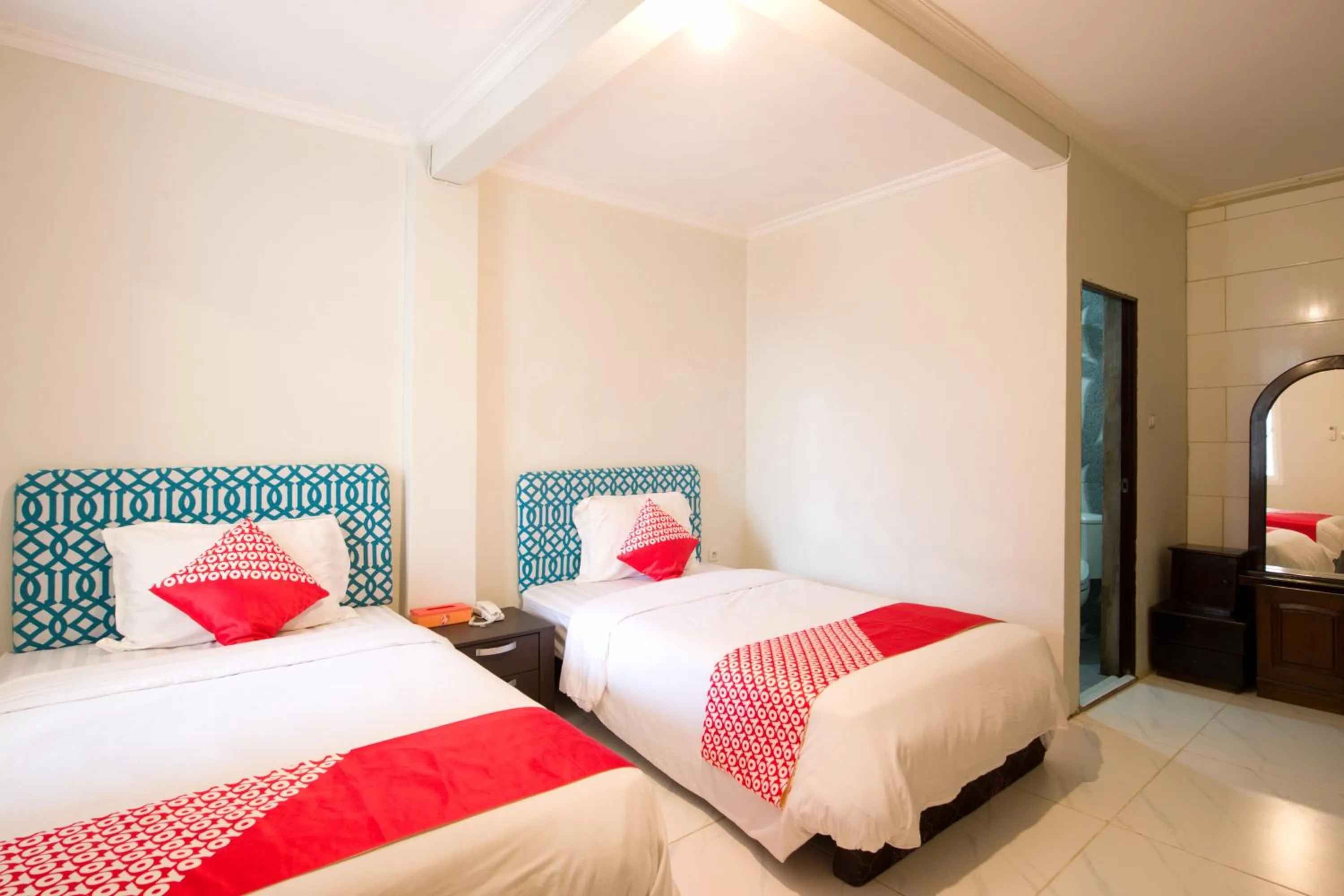 Bedroom, Bed in Capital O 3359 Pondok Wisata Jaden Trawas Mojokerto