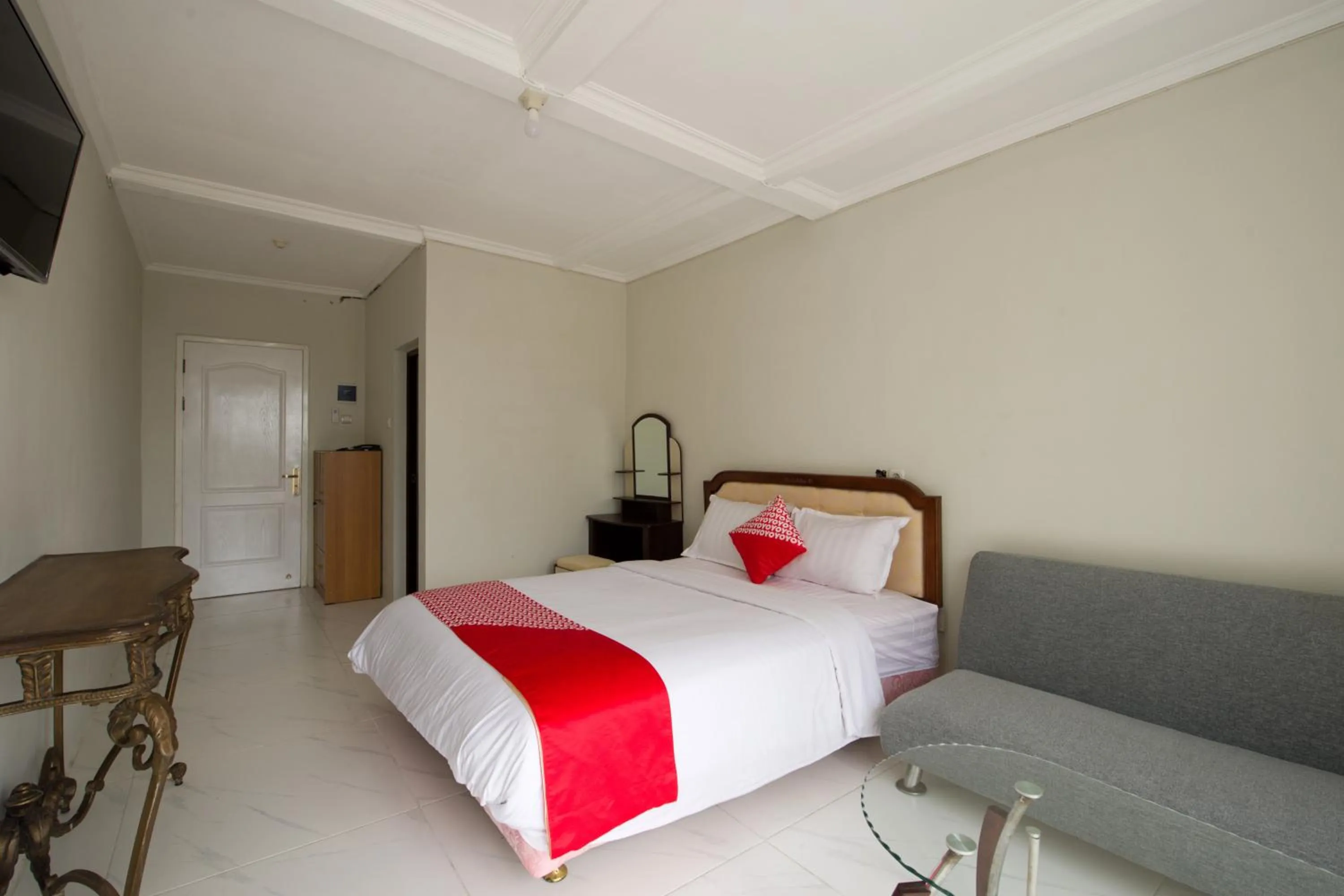 Bedroom, Bed in Capital O 3359 Pondok Wisata Jaden Trawas Mojokerto