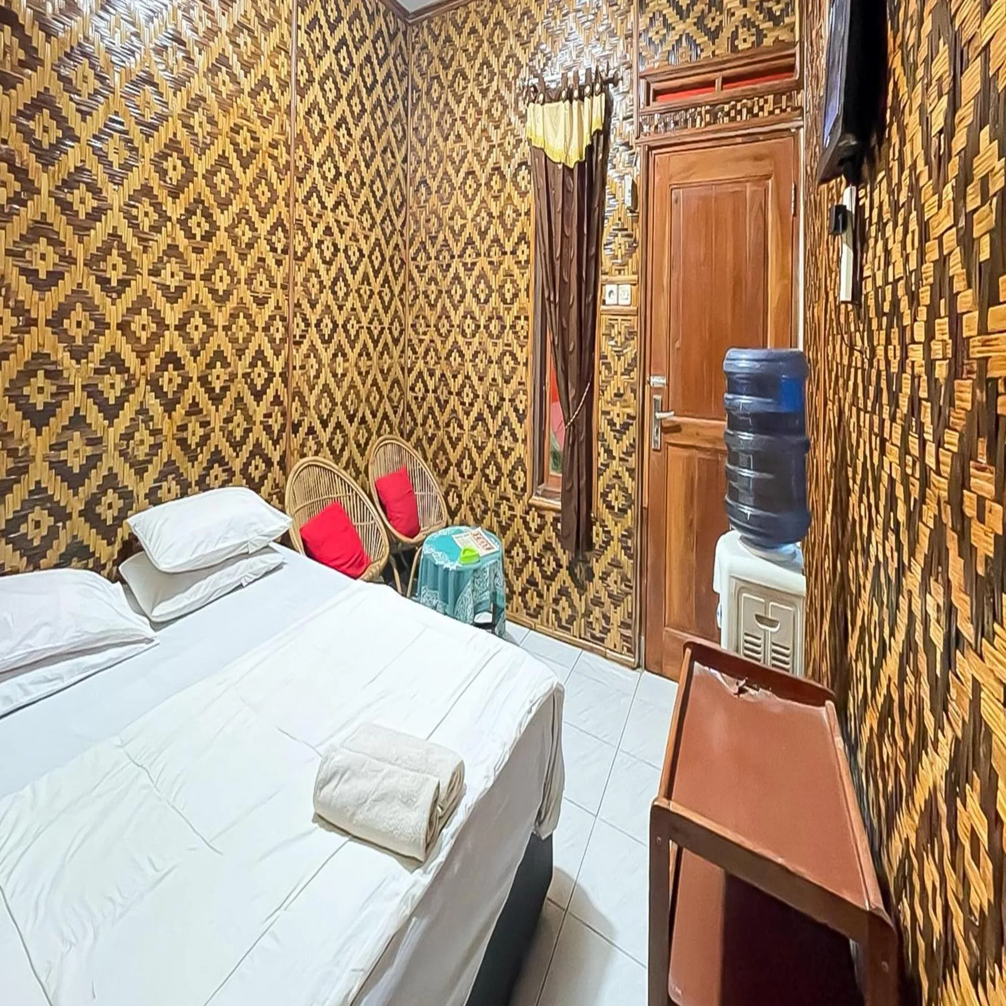 Bedroom, Bed in Pondok Yanti Sarii RedPartner