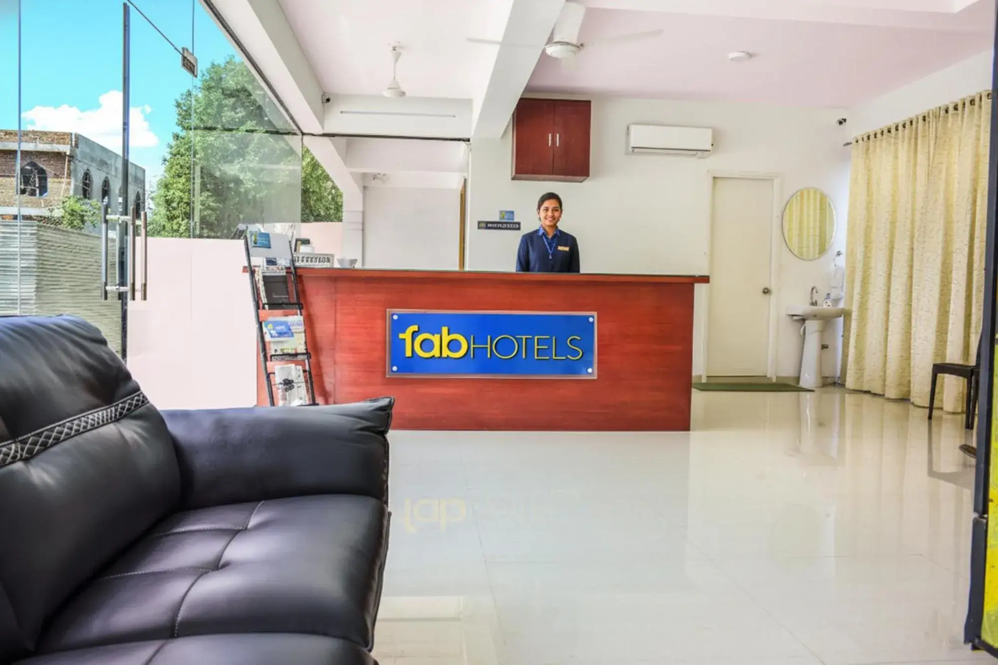 Lobby or reception in FabHotel Limestone Suites -750M from Yashoda Hospitals, Somajiguda Lobby or reception in FabHotel Limestone Suites -750M from Yashoda Hospitals, Somajiguda