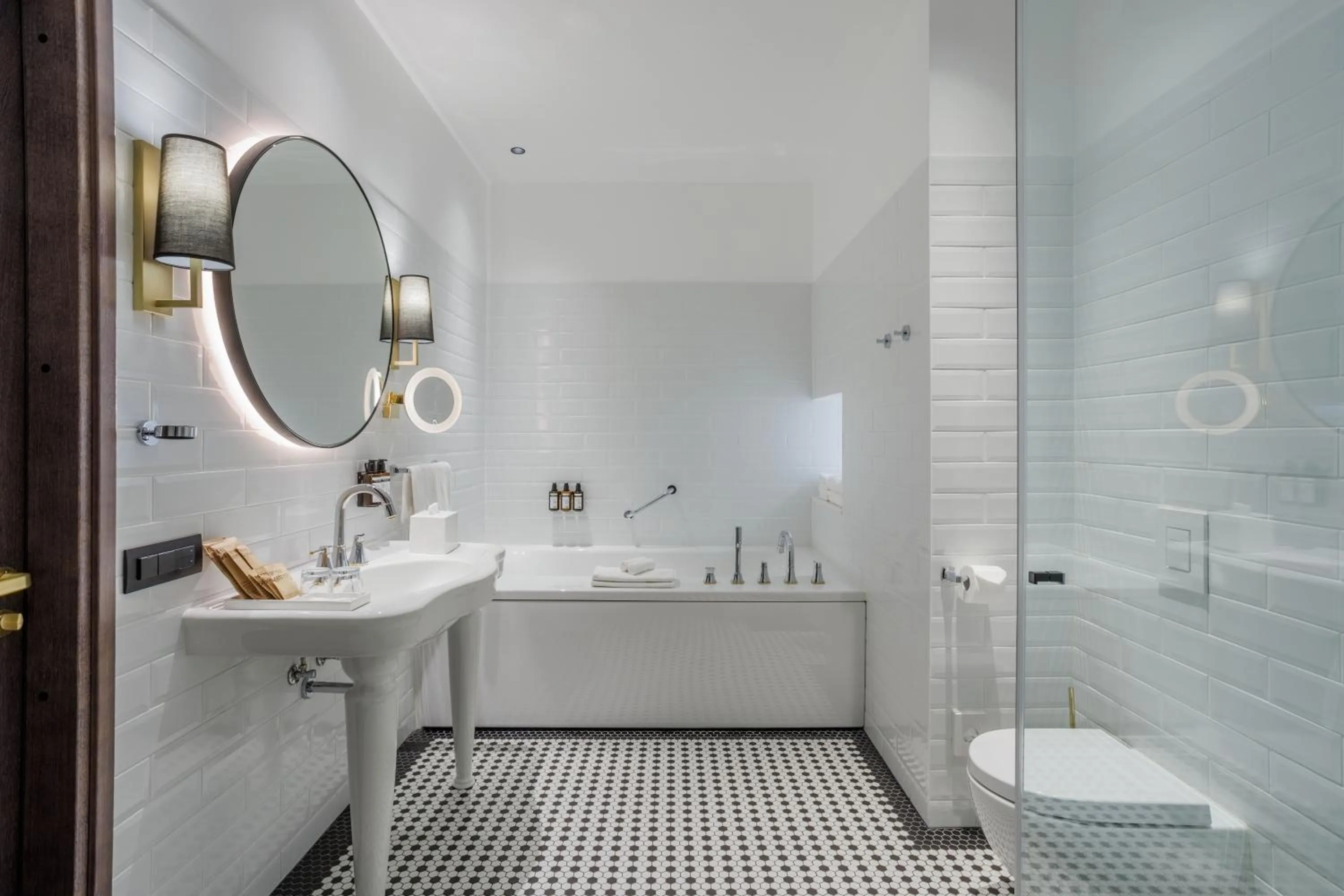 Shower in Hotel Lembitu Tallinn