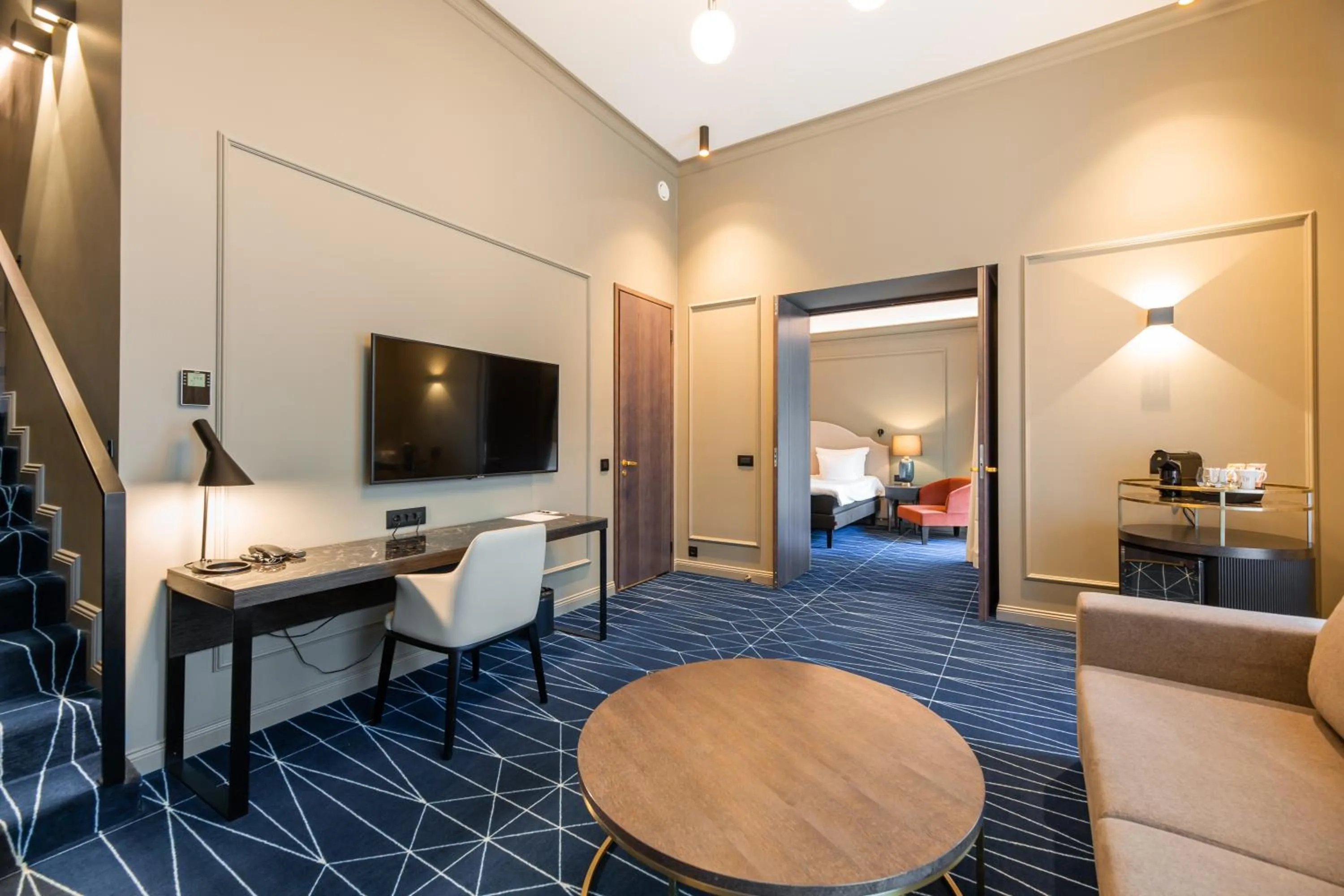 Living room, Bed in Hotel Lembitu Tallinn