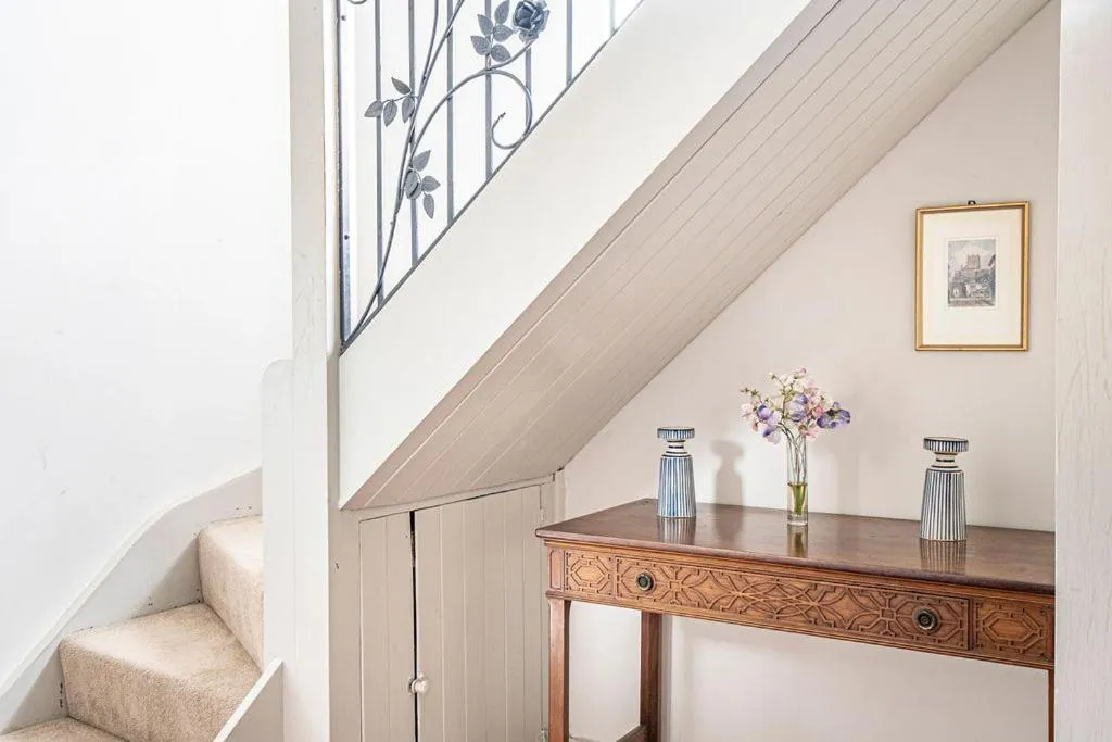 Property building in Cleaver Cottage