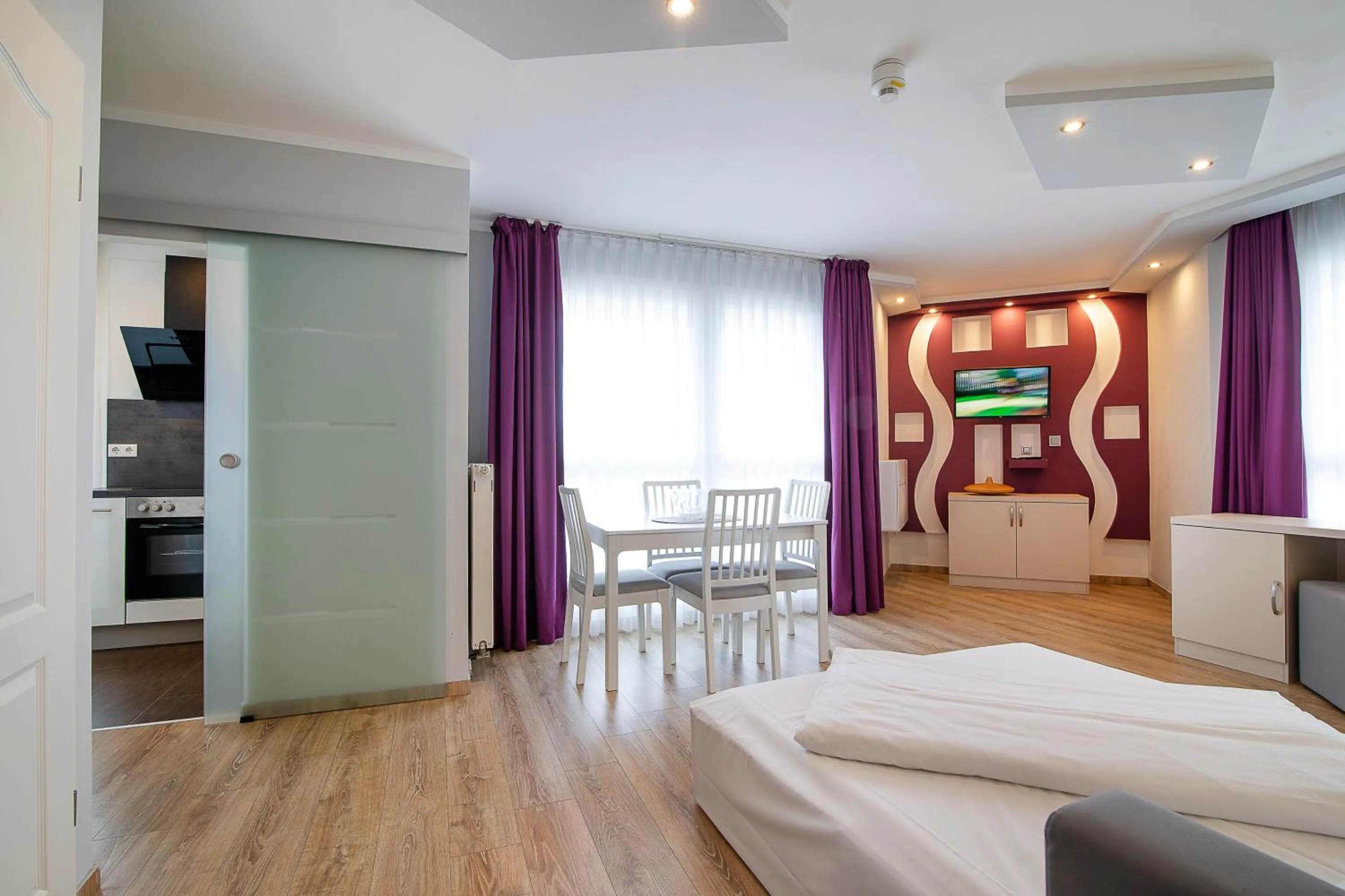 Living room, Bed in Nautic Hotel Bremerhaven