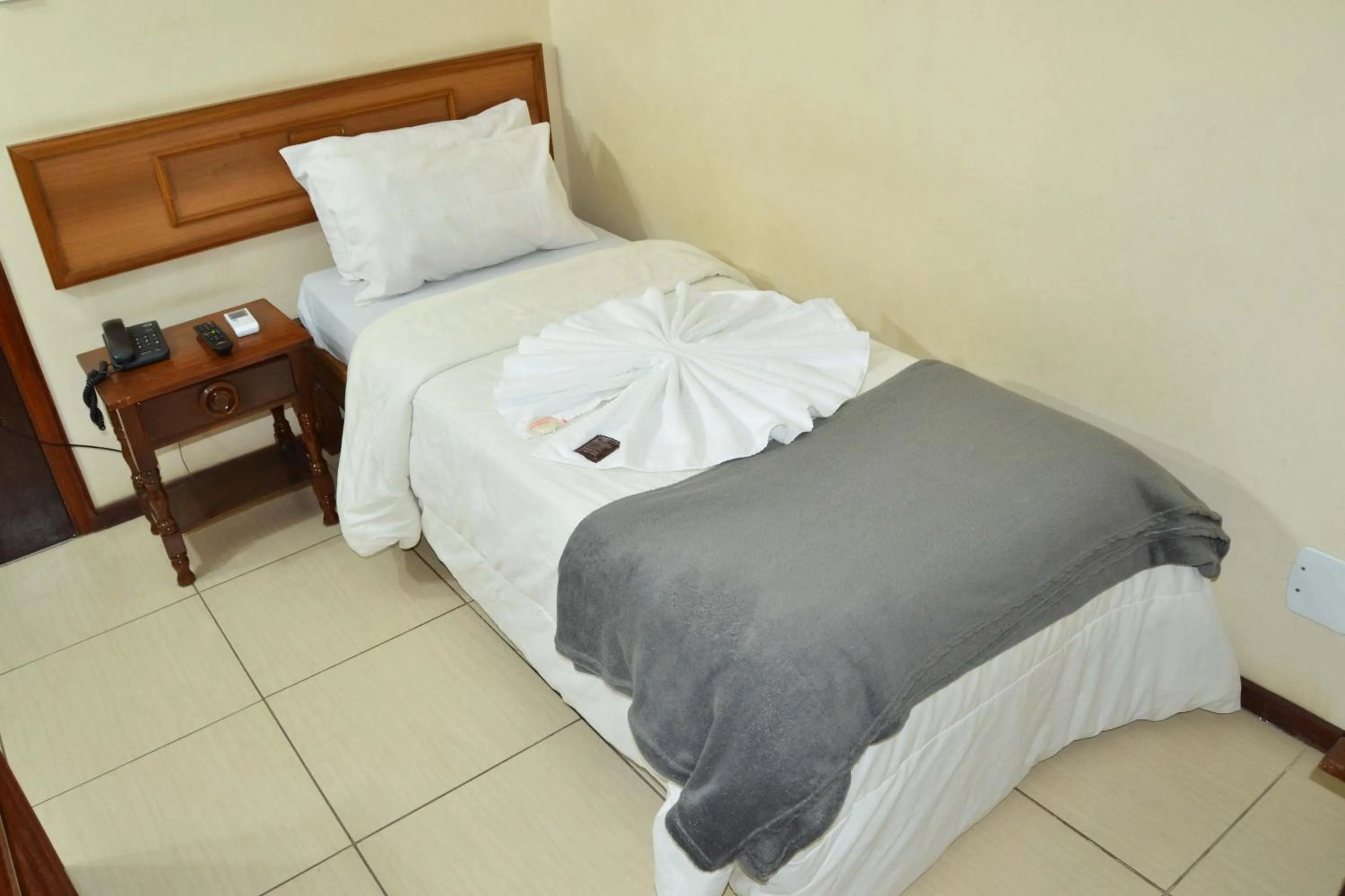 Bed in Hotel Dias em Pouso Alegre - MG - Próximo a Centros Comerciais e Restaurantes