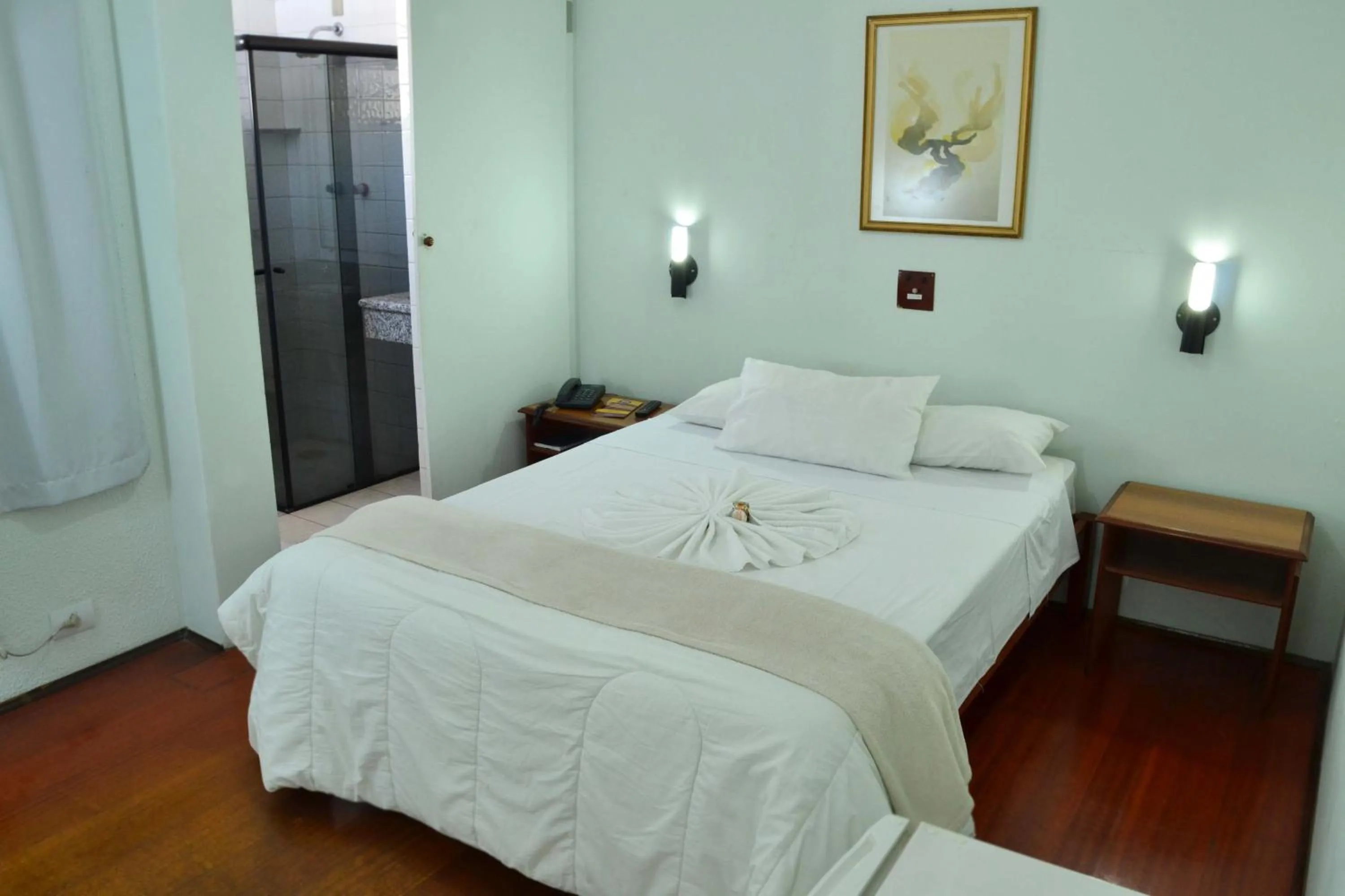 Bed in Hotel Dias em Pouso Alegre - MG - Próximo a Centros Comerciais e Restaurantes