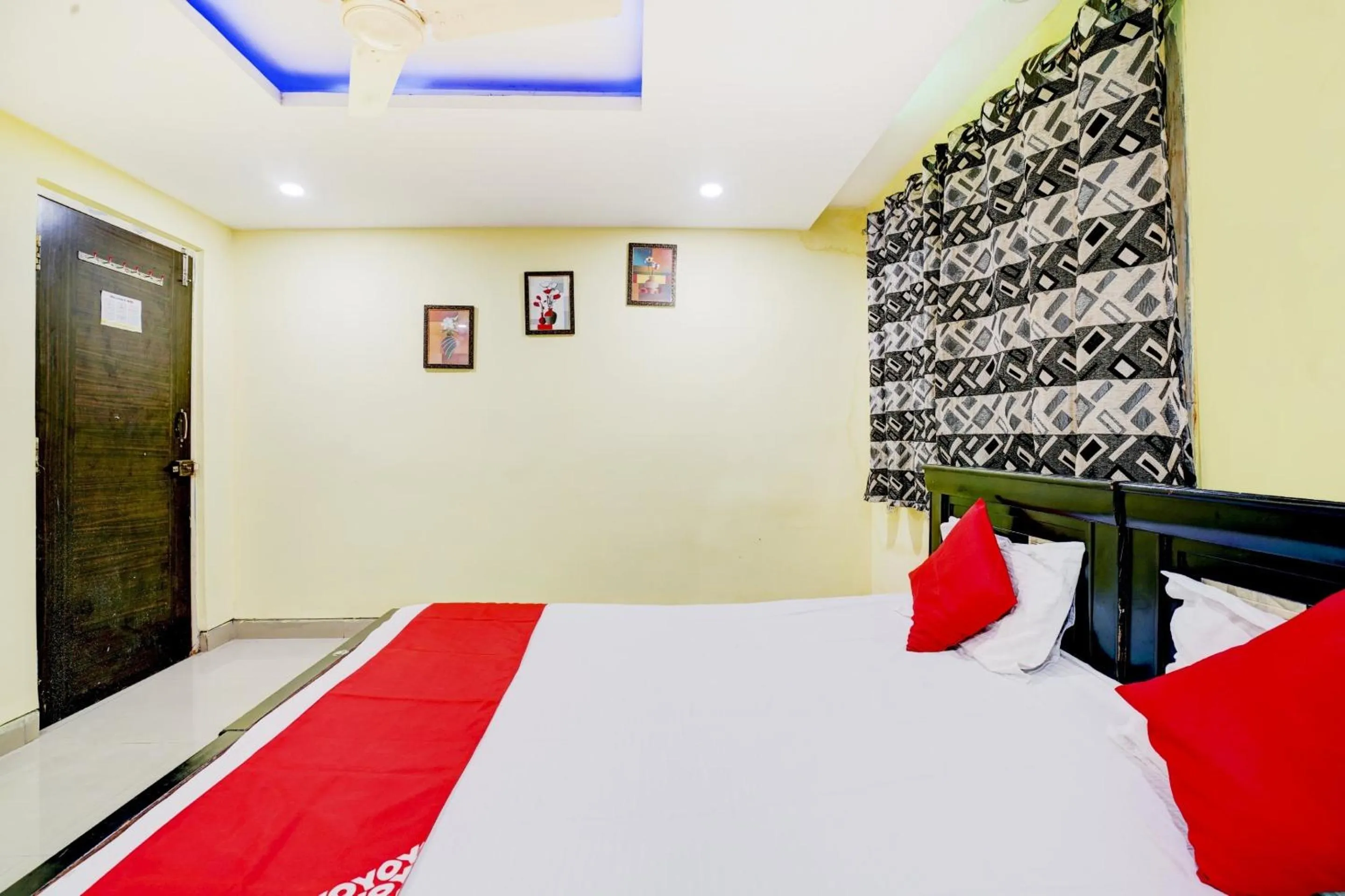 Lobby or reception, Bed in Hotel O Imperial Guest House