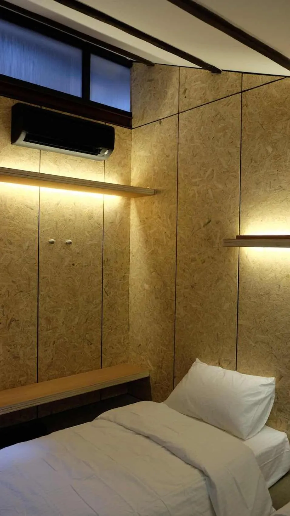 Bed in Belakang KongHeng By DreamScape