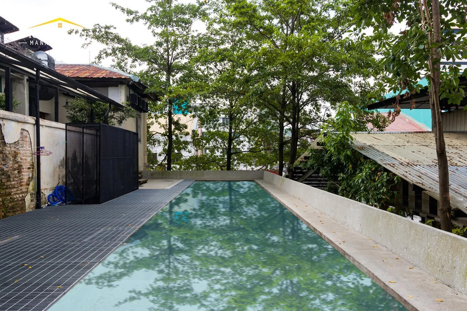 Swimming pool in Belakang KongHeng By DreamScape