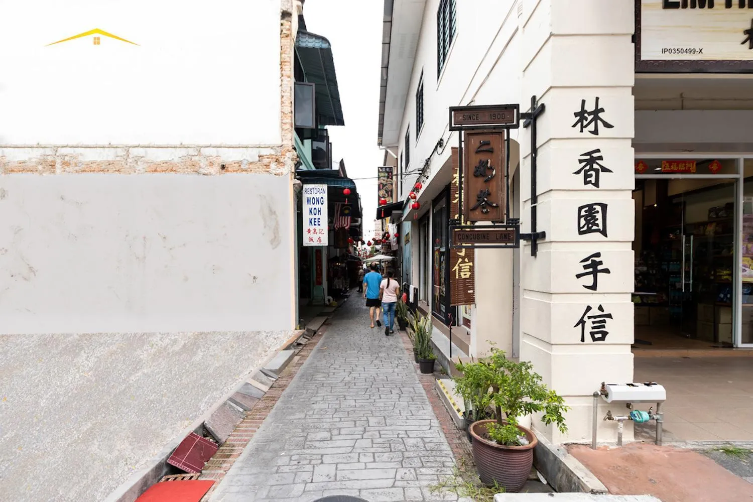 Neighbourhood in Belakang KongHeng By DreamScape