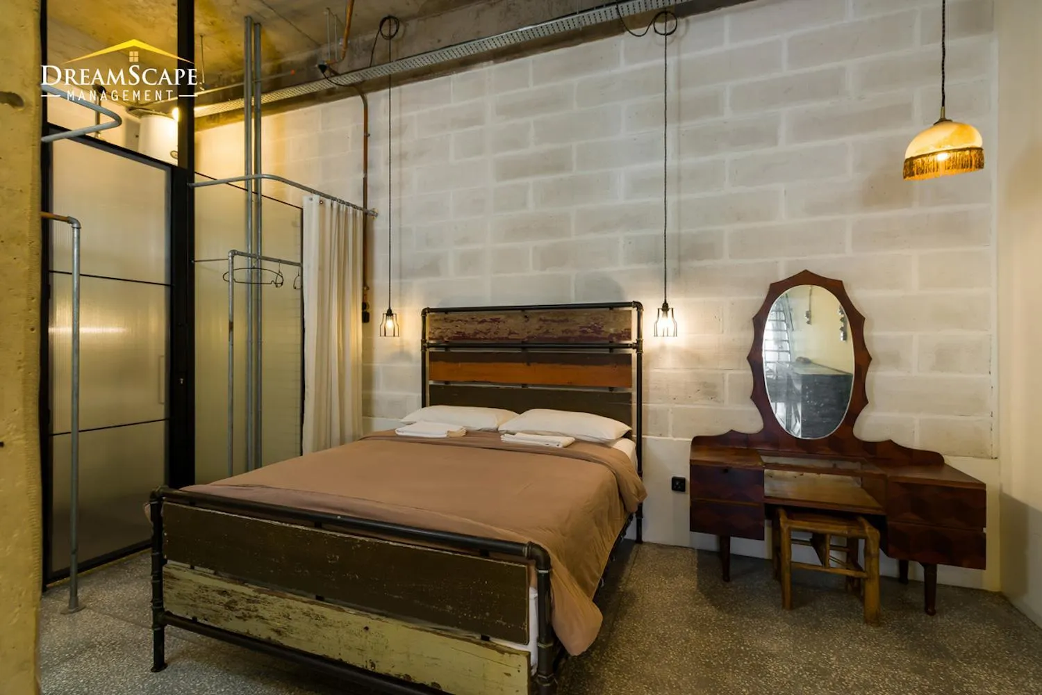 Photo of the whole room, Bed in Belakang KongHeng By DreamScape