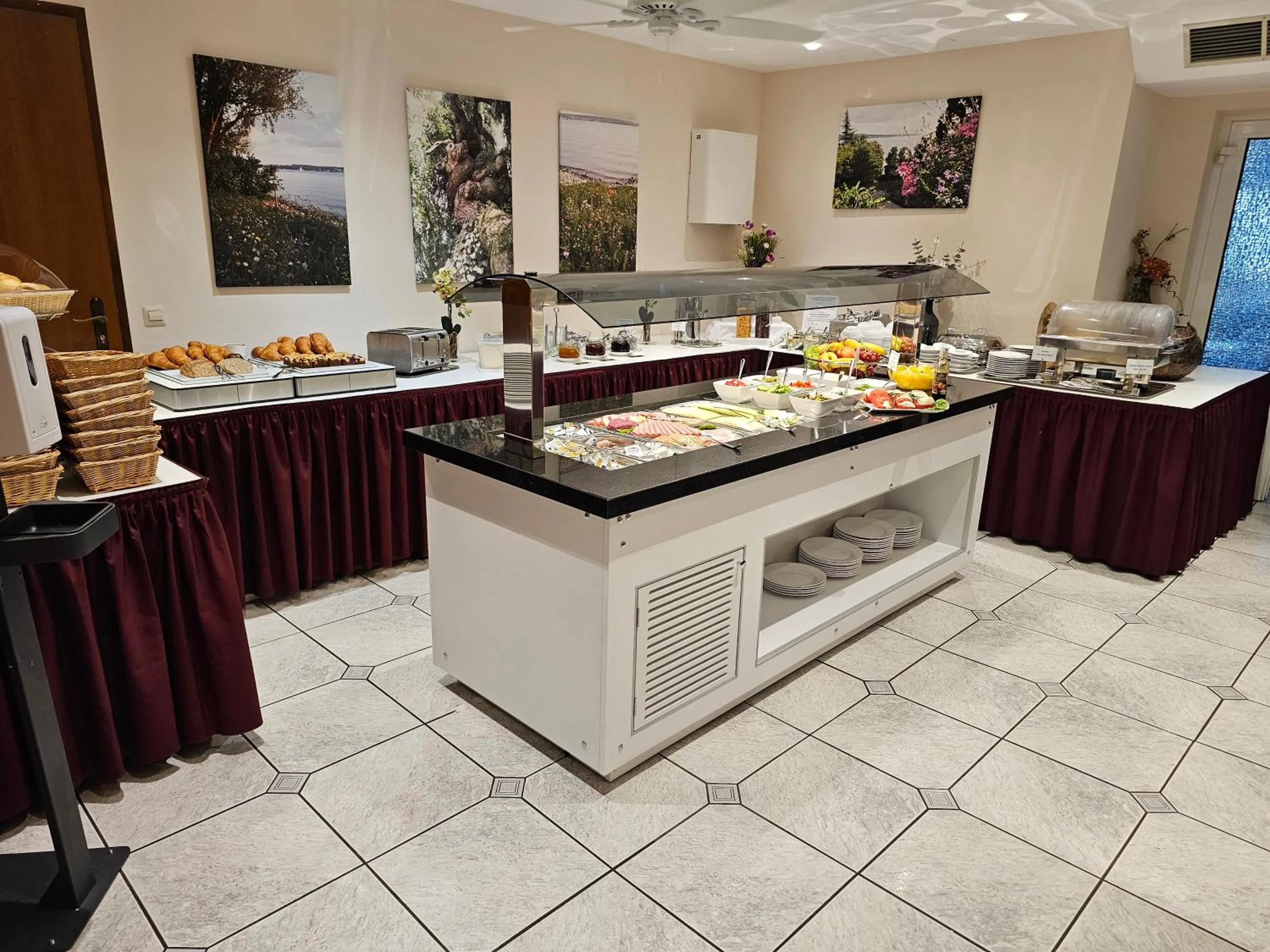 Breakfast in Hotel Löwen