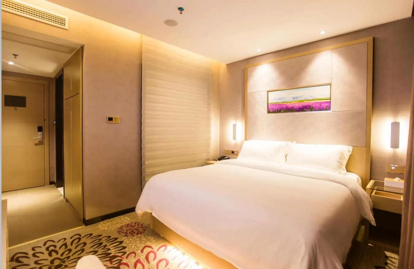 Bed in Lavande Hotel Guilin Convention and Exhibition Center