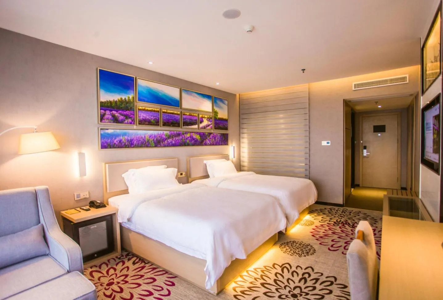 Bed in Lavande Hotel Guilin Convention and Exhibition Center