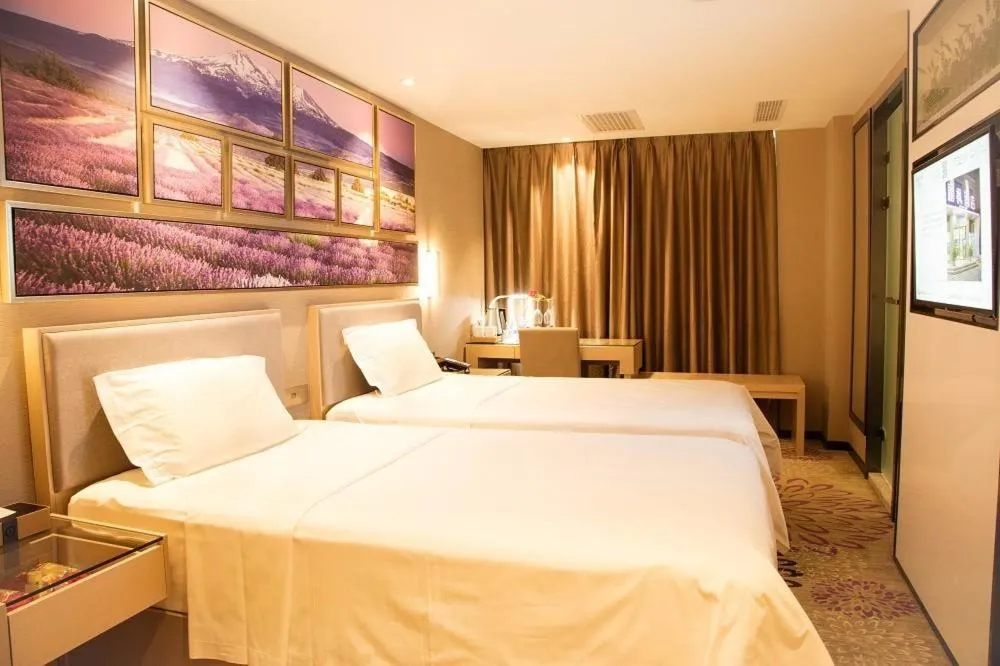 Bed in Lavande Hotels·Shenzhen North Railway Station Bantian Metro Station