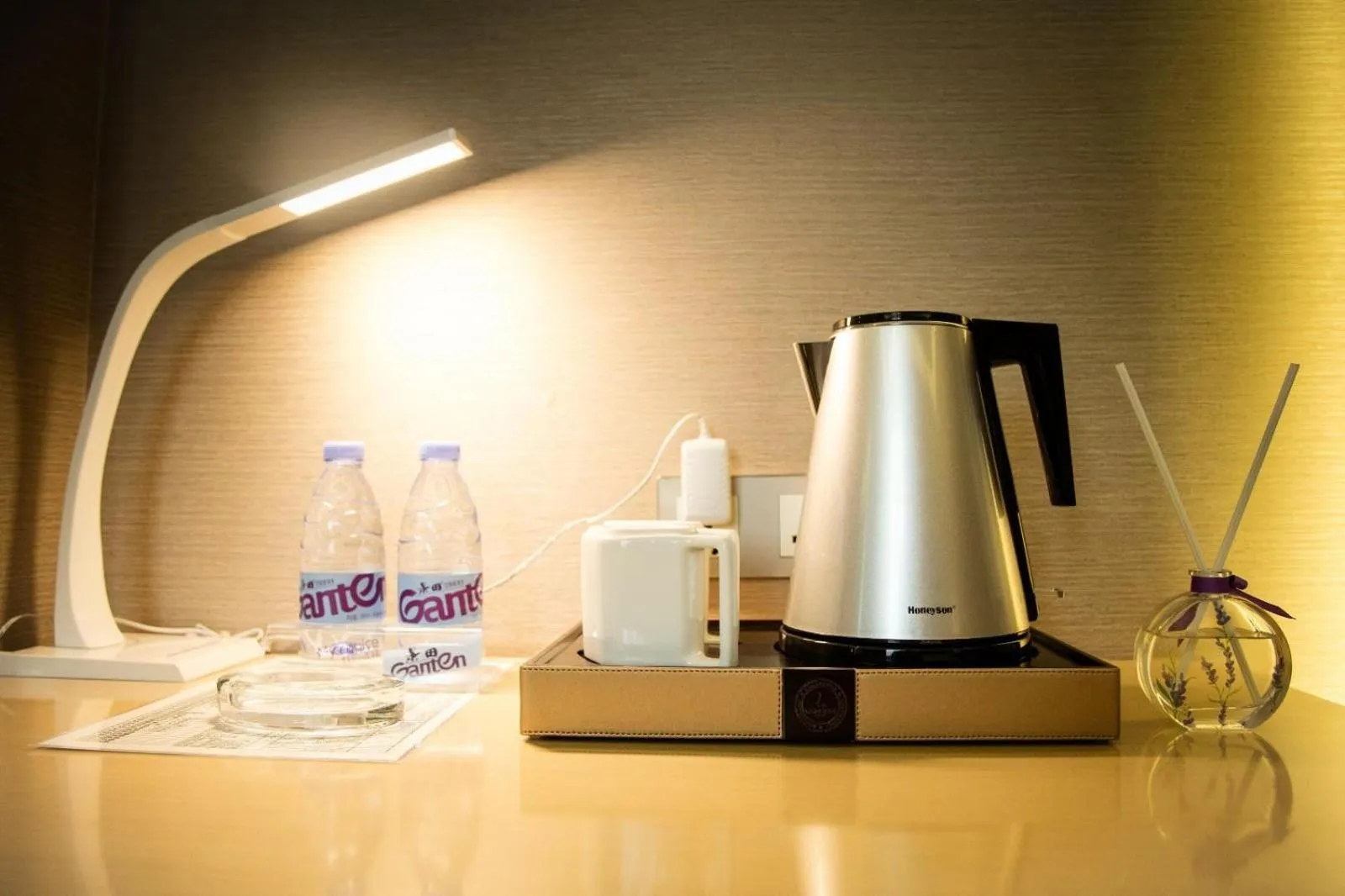 Lavande Hotels·Shenzhen North Railway Station Bantian Metro Station