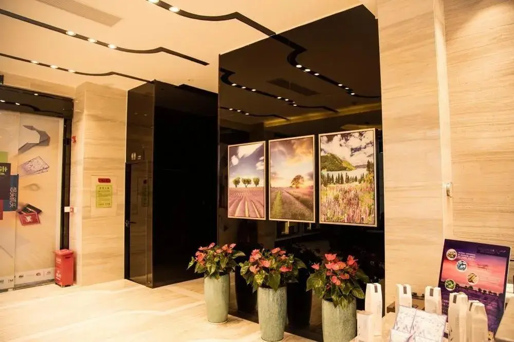 Lavande Hotels·Shenzhen North Railway Station Bantian Metro Station Lavande Hotels·Shenzhen North Railway Station Bantian Metro Station