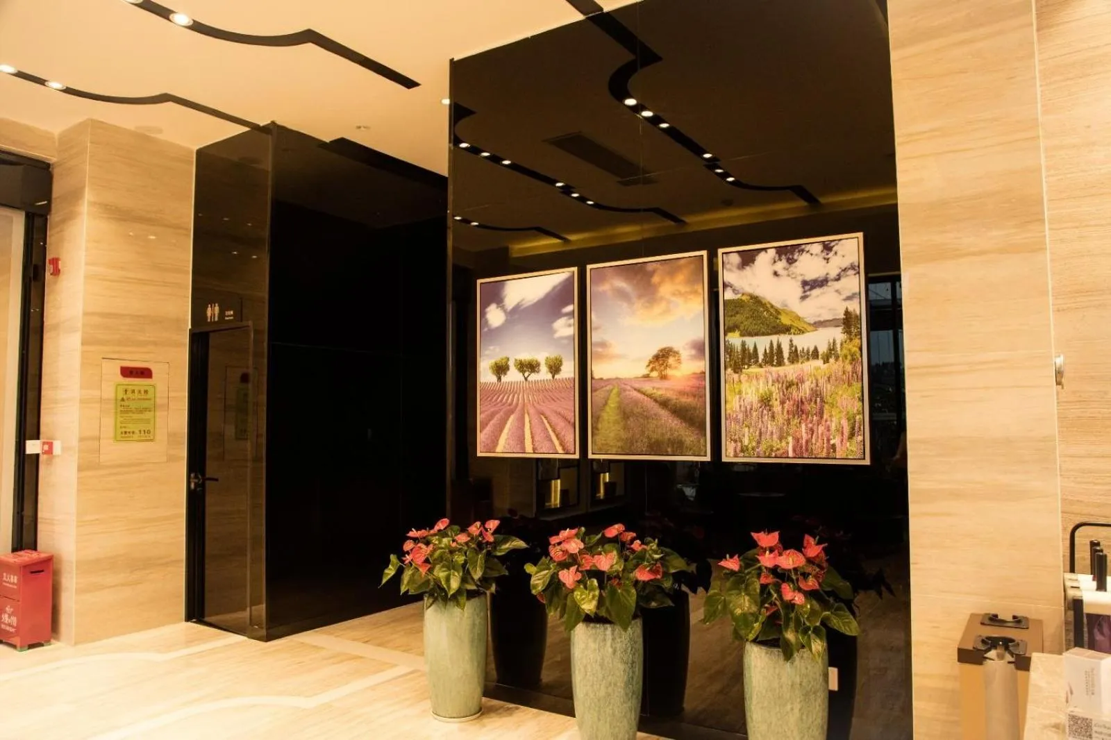 Lavande Hotels·Shenzhen North Railway Station Bantian Metro Station