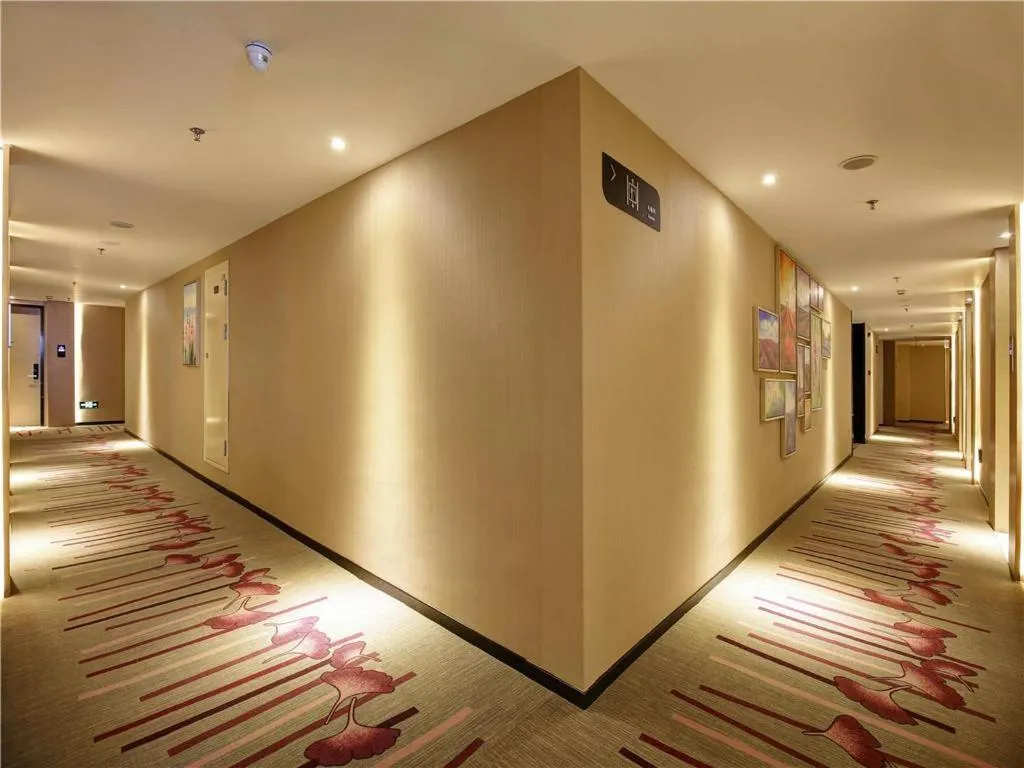 Lavande Hotel Chengdu Dafeng Shixi Park Subway Station