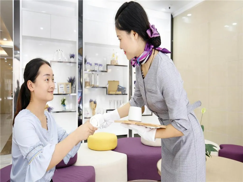 Lavande Hotel Chengdu Dafeng Shixi Park Subway Station