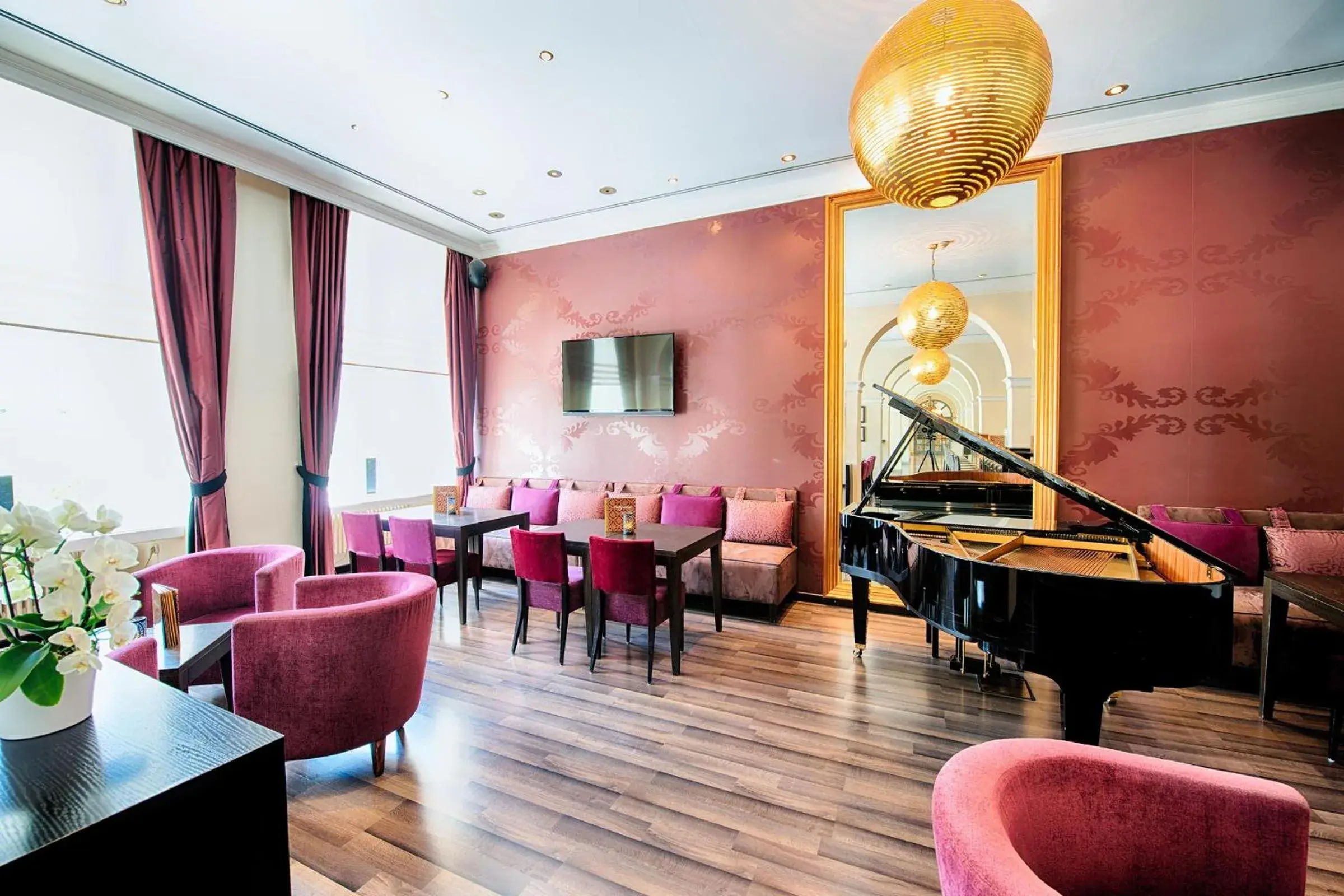 Lounge or bar in Welcome Hotel Residenzschloss Bamberg Lounge or bar in Welcome Hotel Residenzschloss Bamberg