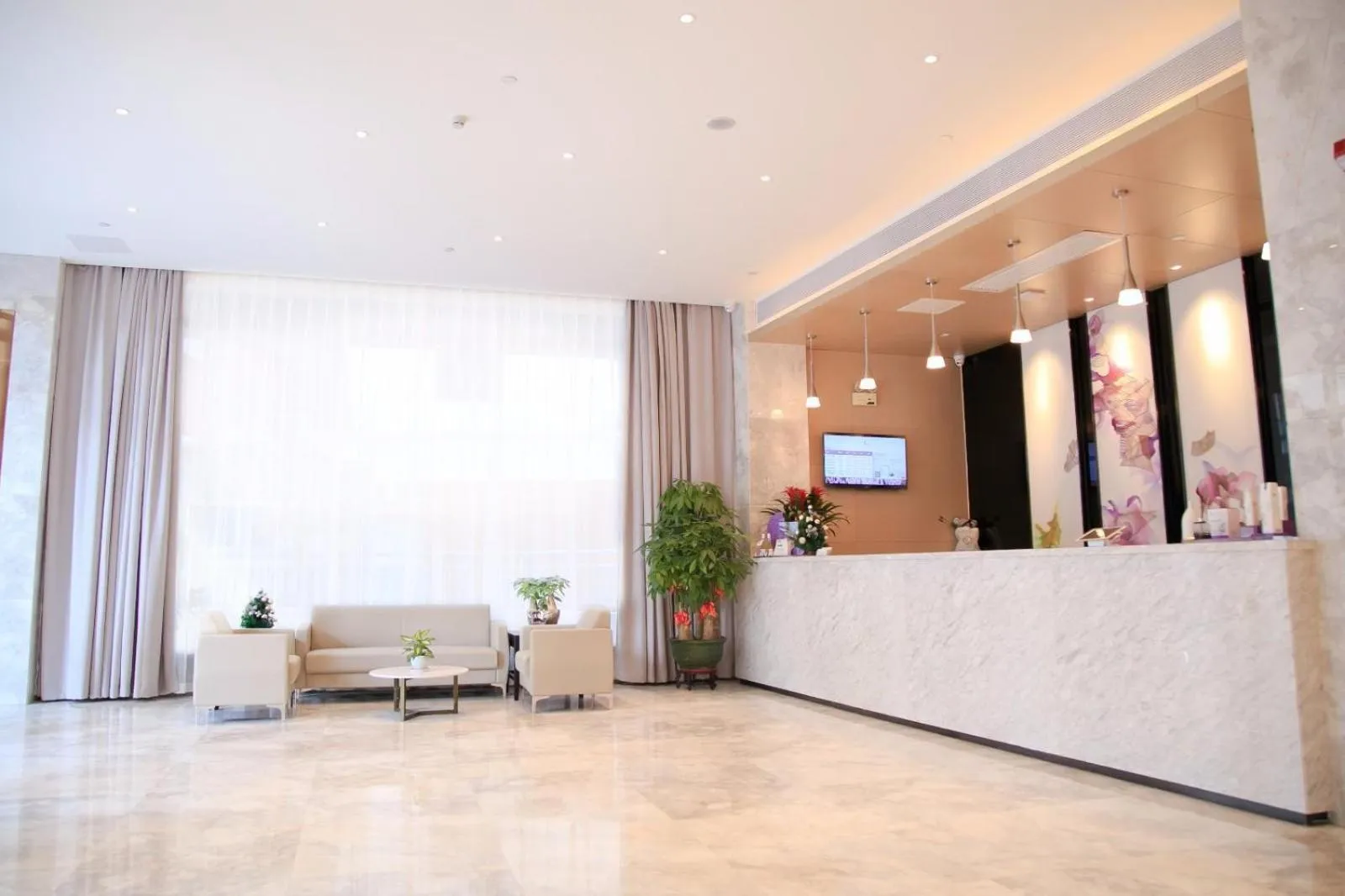 Lavande Hotels·Shenzhen North Railway Station Longhua Yicheng Center