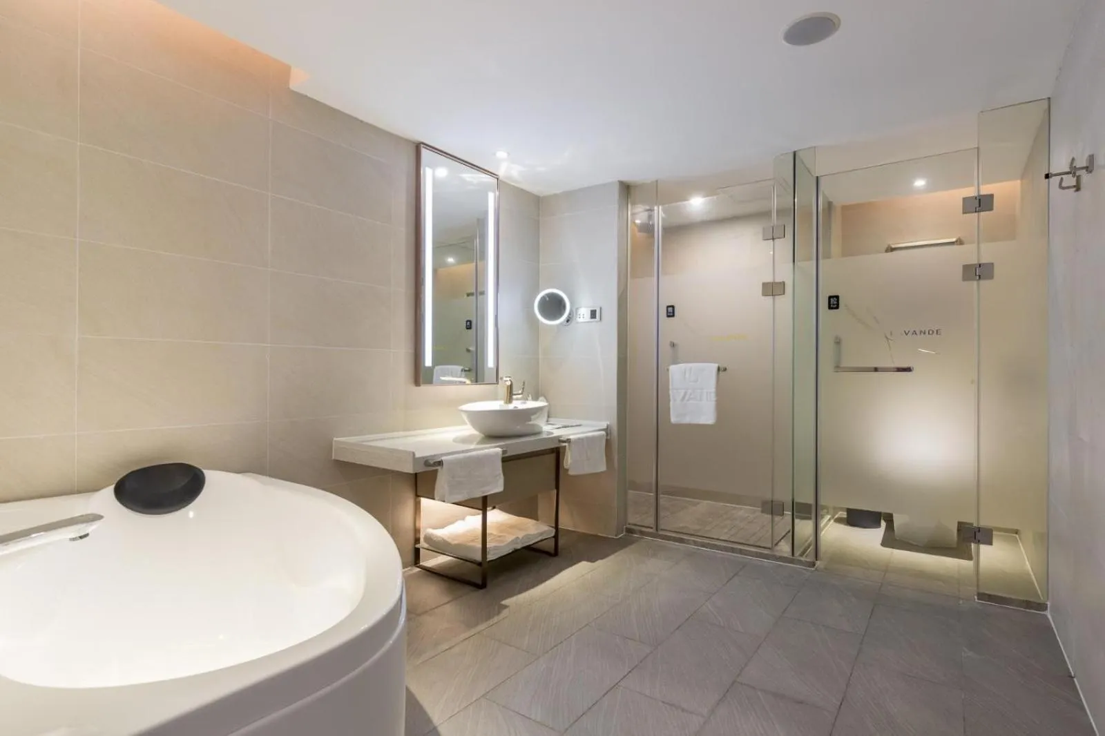 Lavande Hotels·Guangzhou Jingxi Southern Hospital Metro Station