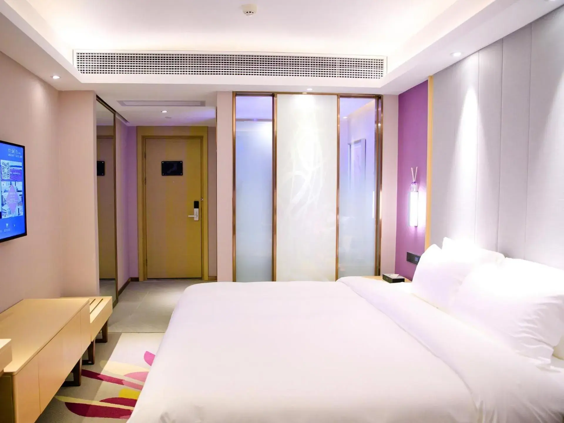 Bed in Lavande Hotels·Shenzhen North Railway Station Longhua Bus Terminal Bed in Lavande Hotels·Shenzhen North Railway Station Longhua Bus Terminal