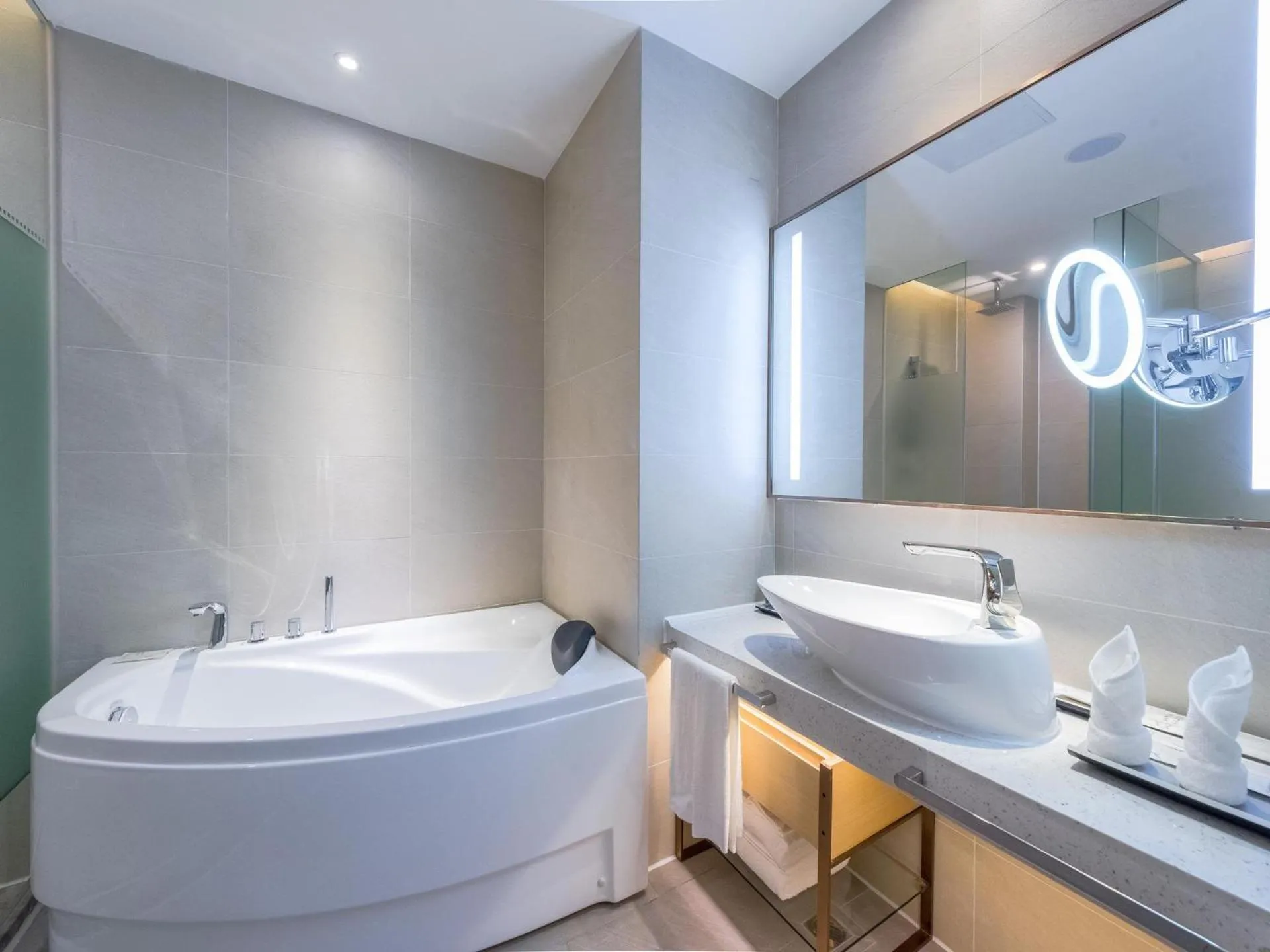 Lavande Hotels·Foshan Zhoucun Ligang Road Xunfenggang Metro Station