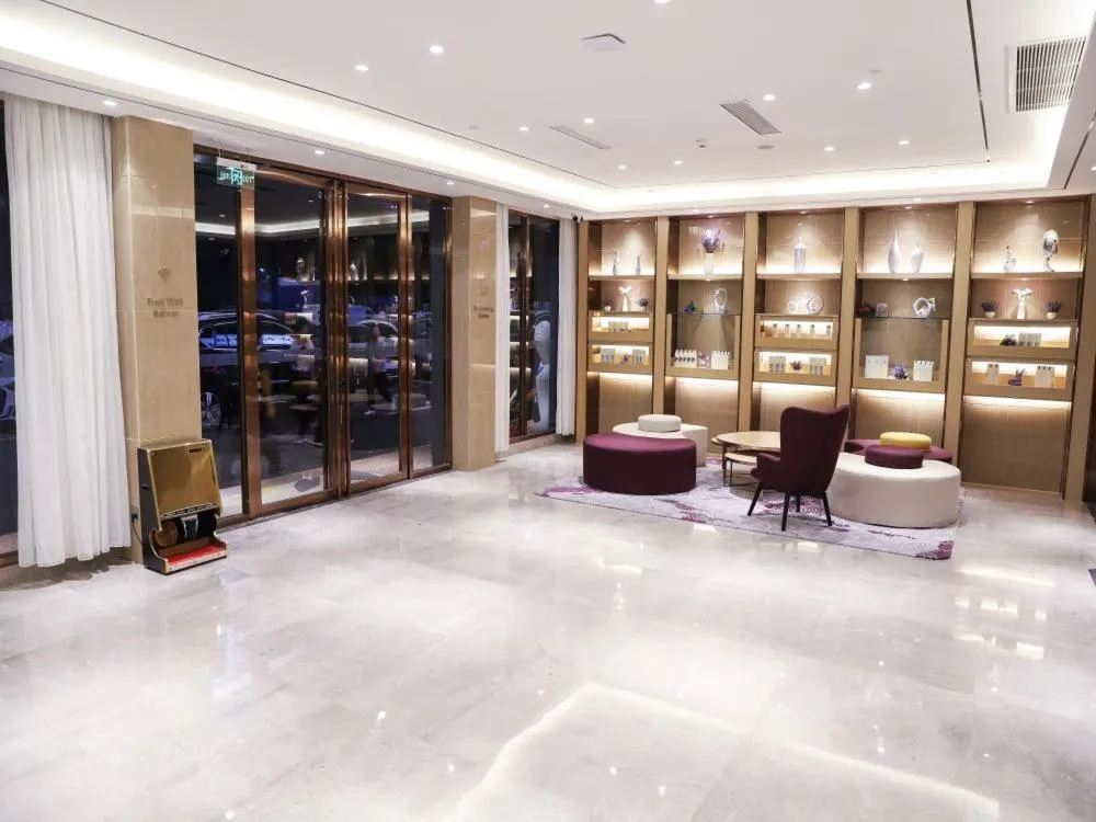 LAVANDE HOTELS SHENZHEN NORTH STATION LONGHUA FOXCONN HEADQUARTERS