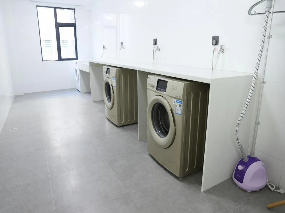 LAVANDE HOTELS SHENZHEN NORTH STATION LONGHUA FOXCONN HEADQUARTERS