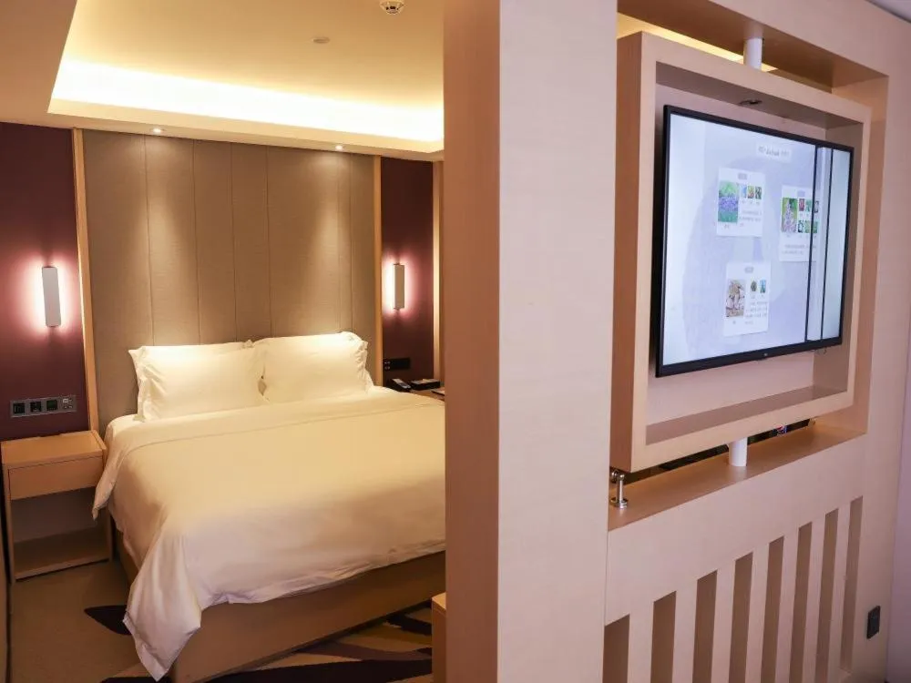 Bed in LAVANDE HOTELS SHENZHEN NORTH STATION LONGHUA FOXCONN HEADQUARTERS