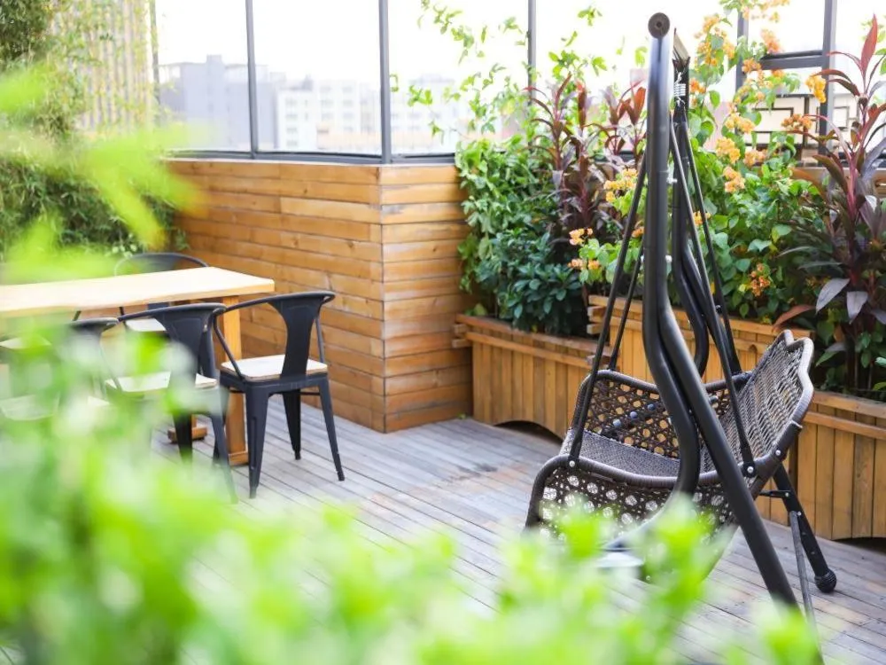 LAVANDE HOTELS SHENZHEN NORTH STATION LONGHUA FOXCONN HEADQUARTERS