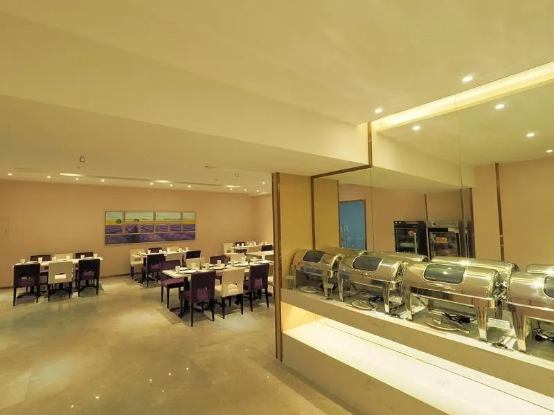 Lavande Hotels·Guangzhou Luoxi Xiajiao Metro Station