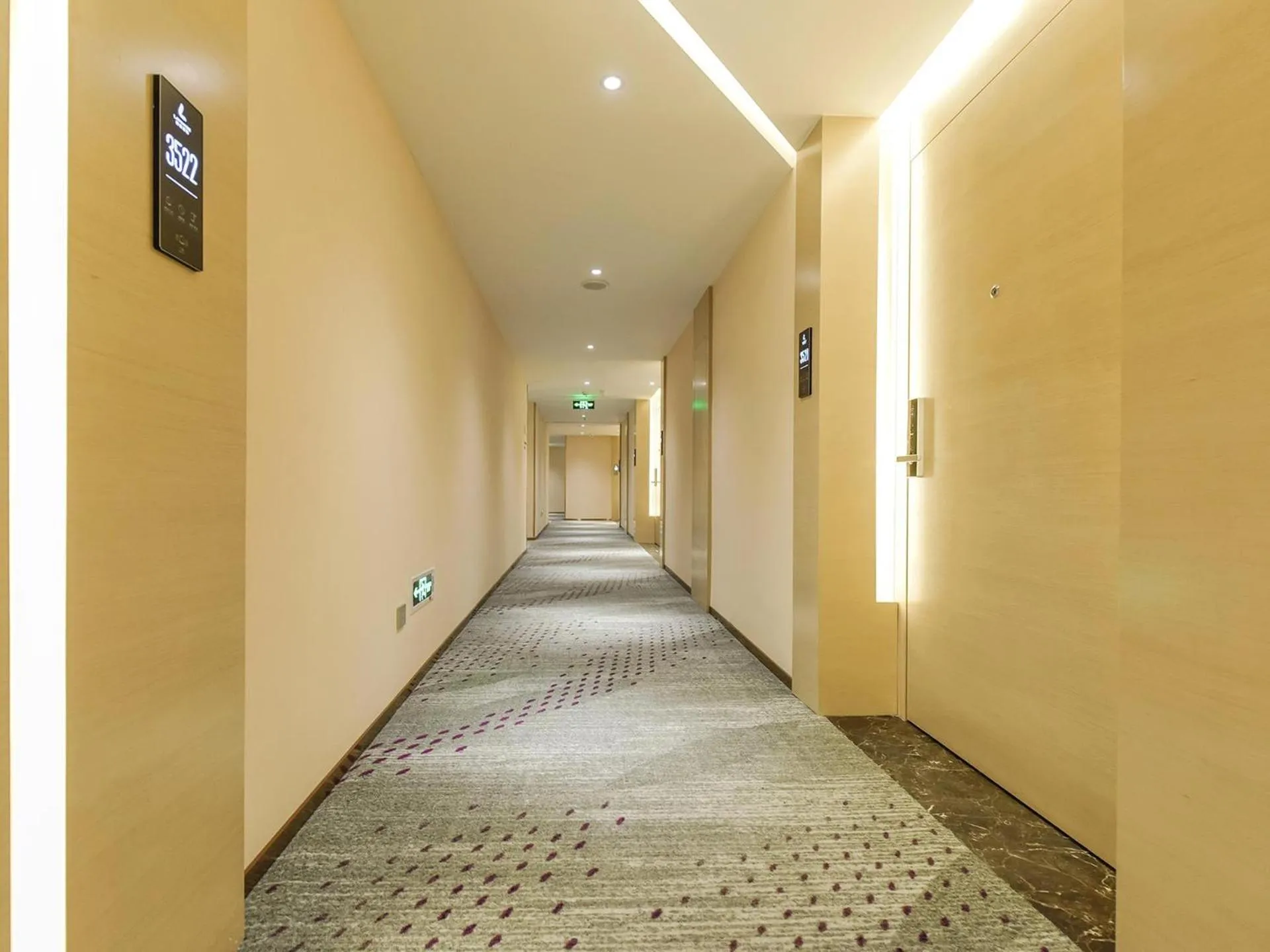 Lavande Hotel Chongqing Nanping Pedestrian Street Convention and Exhibition Center