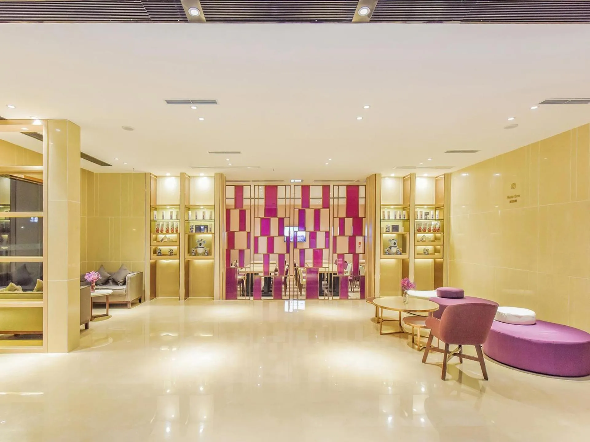 Lavande Hotel Chongqing Nanping Pedestrian Street Convention and Exhibition Center