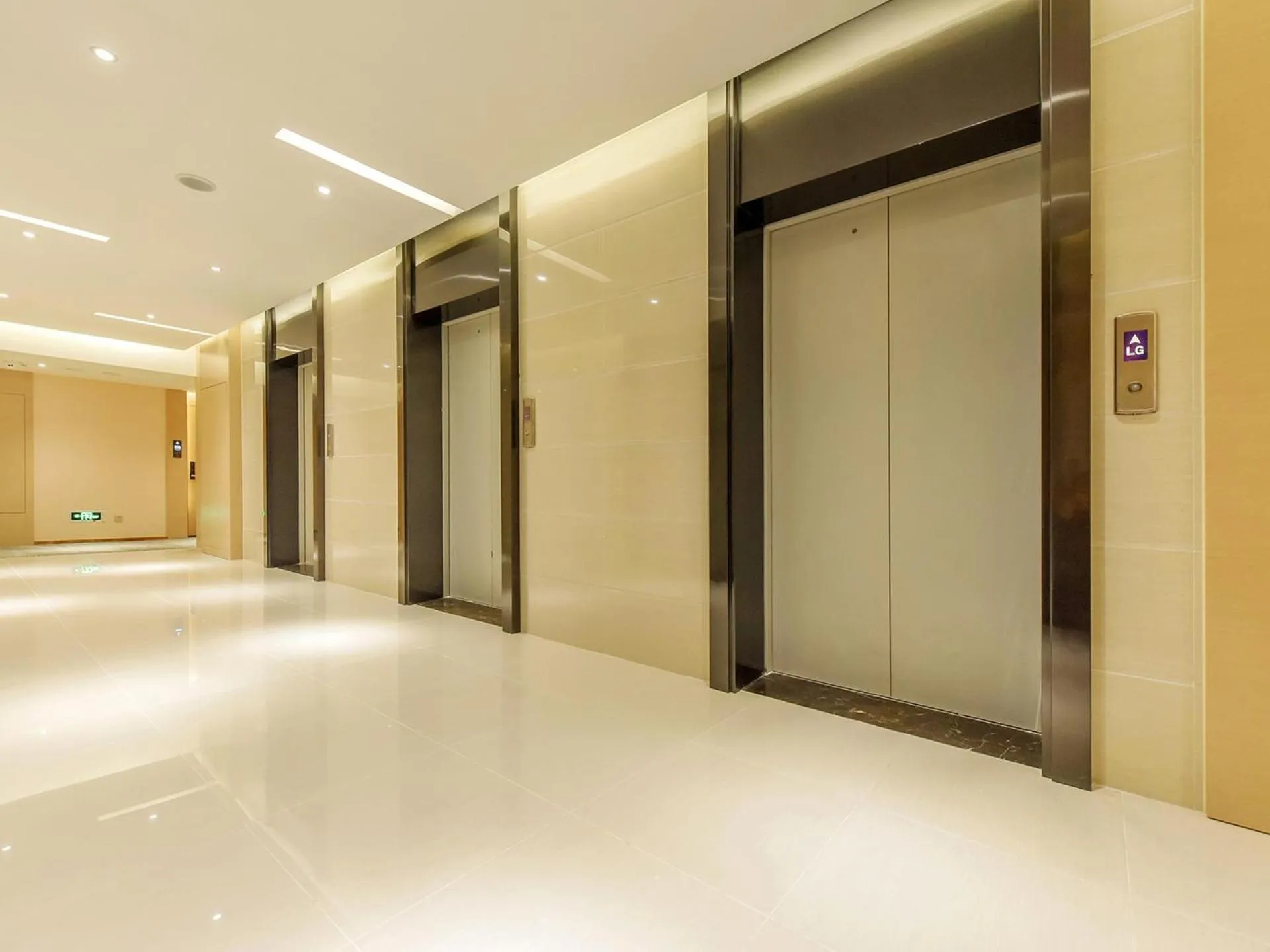 Lavande Hotel Chongqing Nanping Pedestrian Street Convention and Exhibition Center