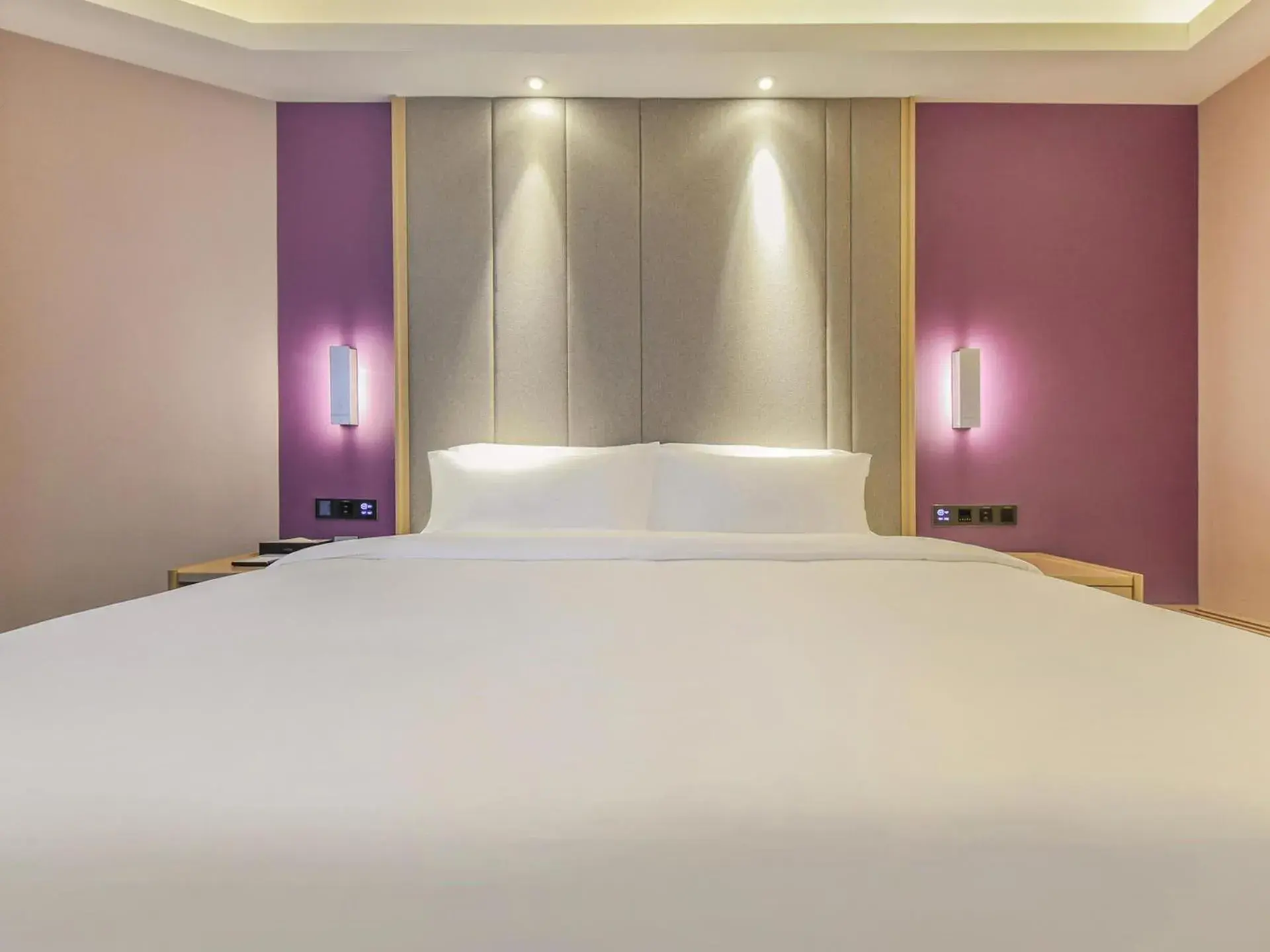 Bed in Lavande Hotel Chongqing Nanping Pedestrian Street Convention and Exhibition Center Bed in Lavande Hotel Chongqing Nanping Pedestrian Street Convention and Exhibition Center