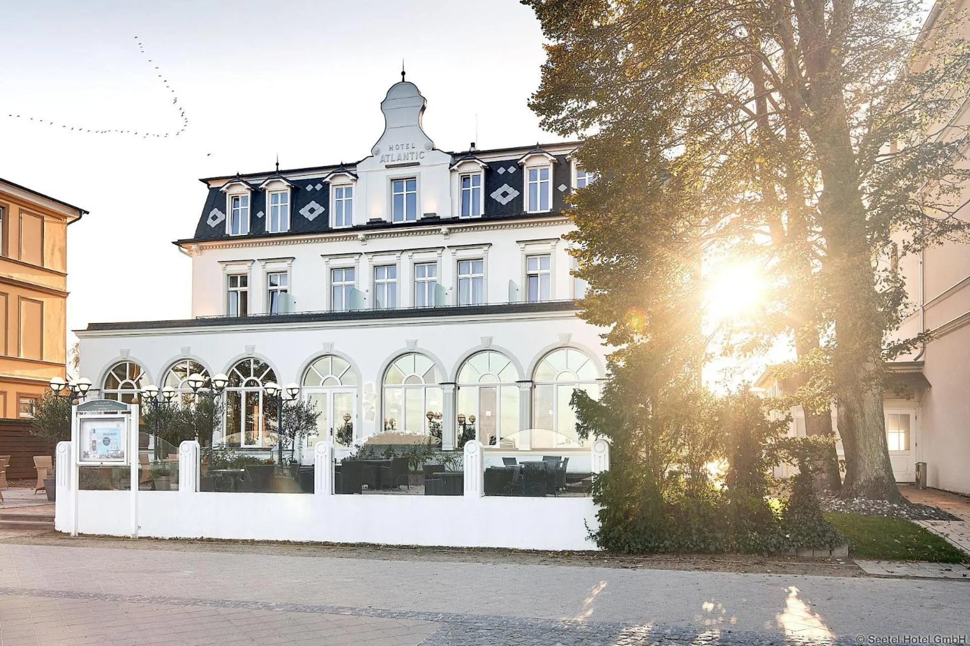 Property building in SEETELHOTEL Strandhotel Atlantic das Boutiquehotel am Meer