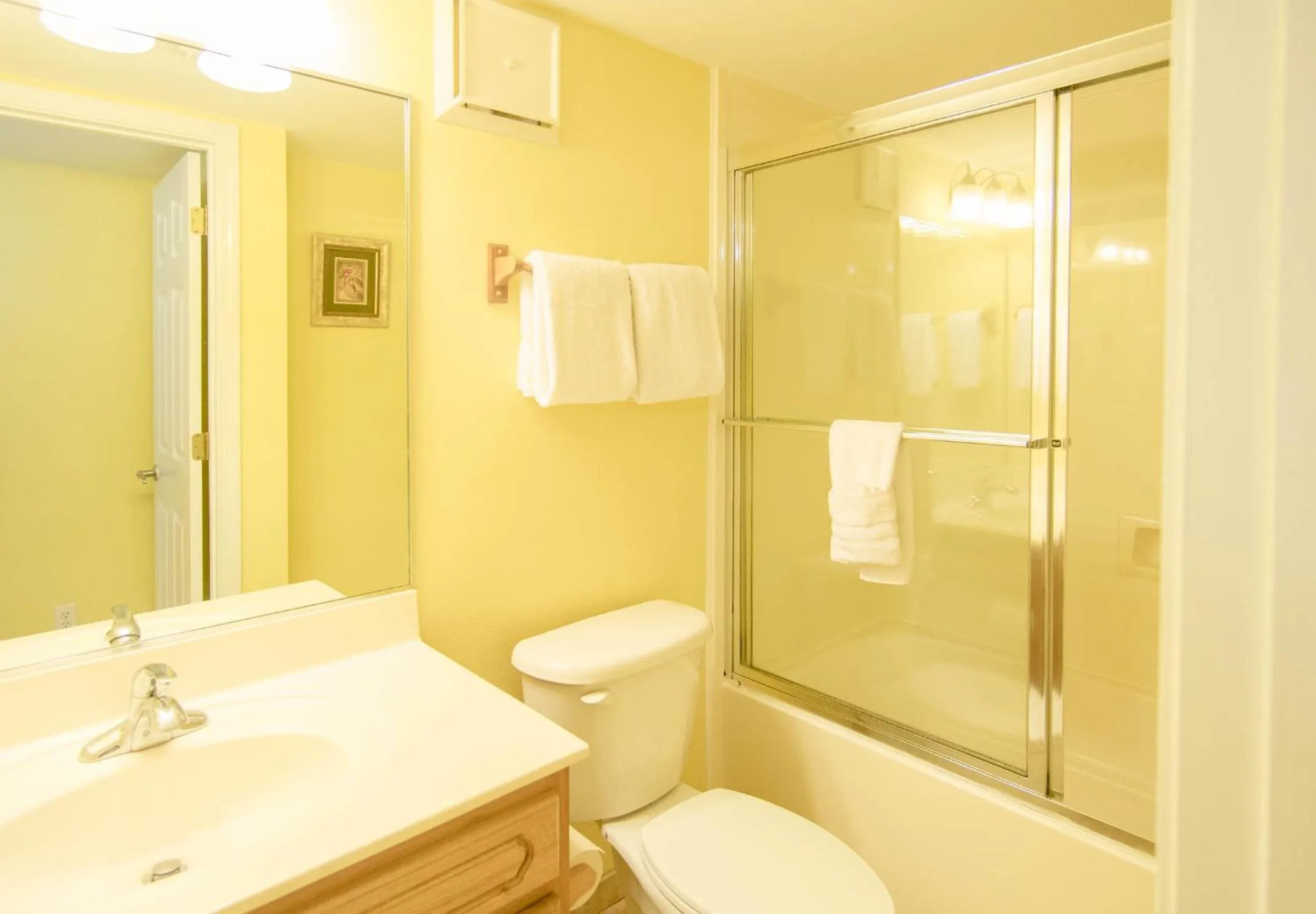Bath in GetAways at Soundside Holiday Beach Resort