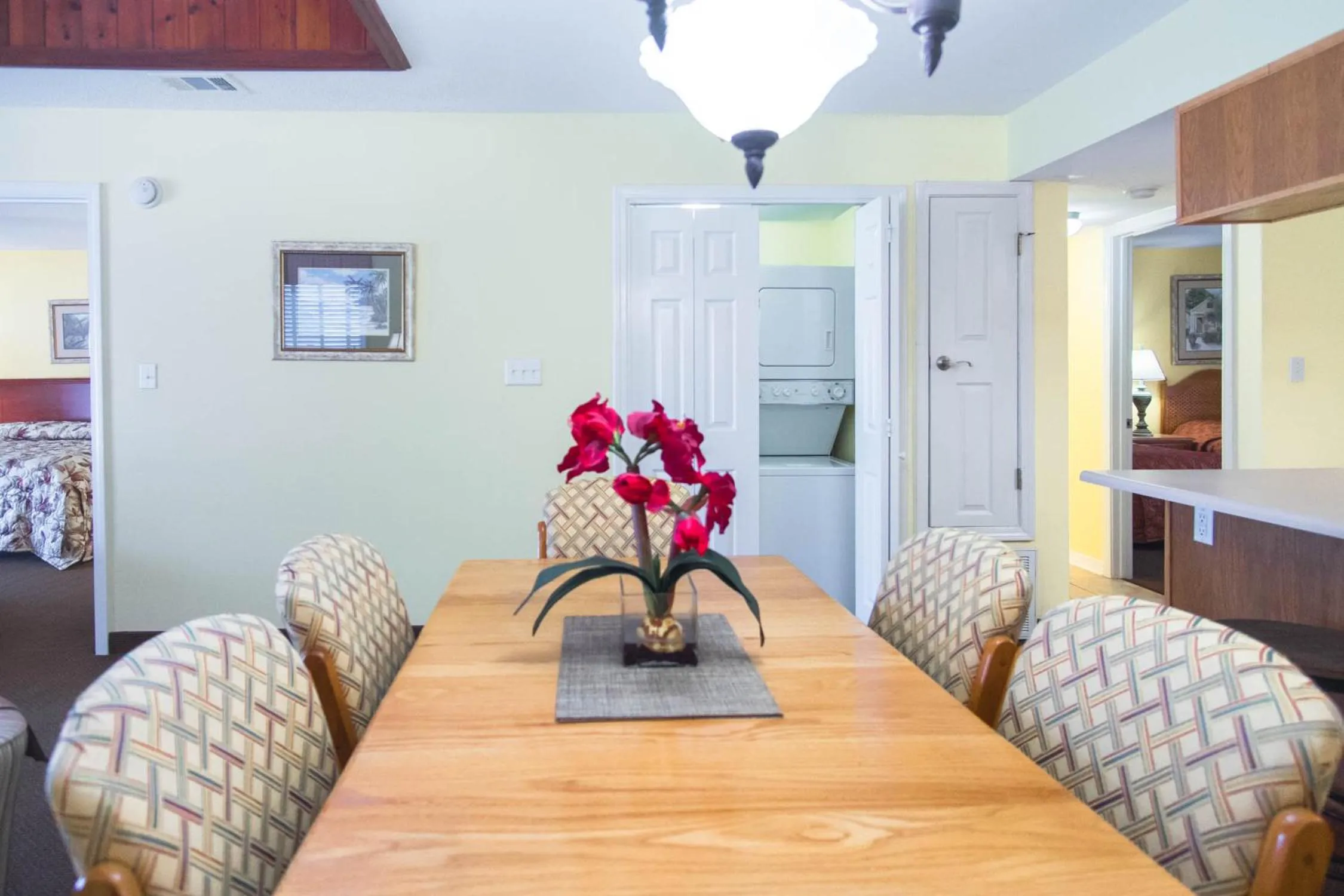 Dining area in GetAways at Soundside Holiday Beach Resort